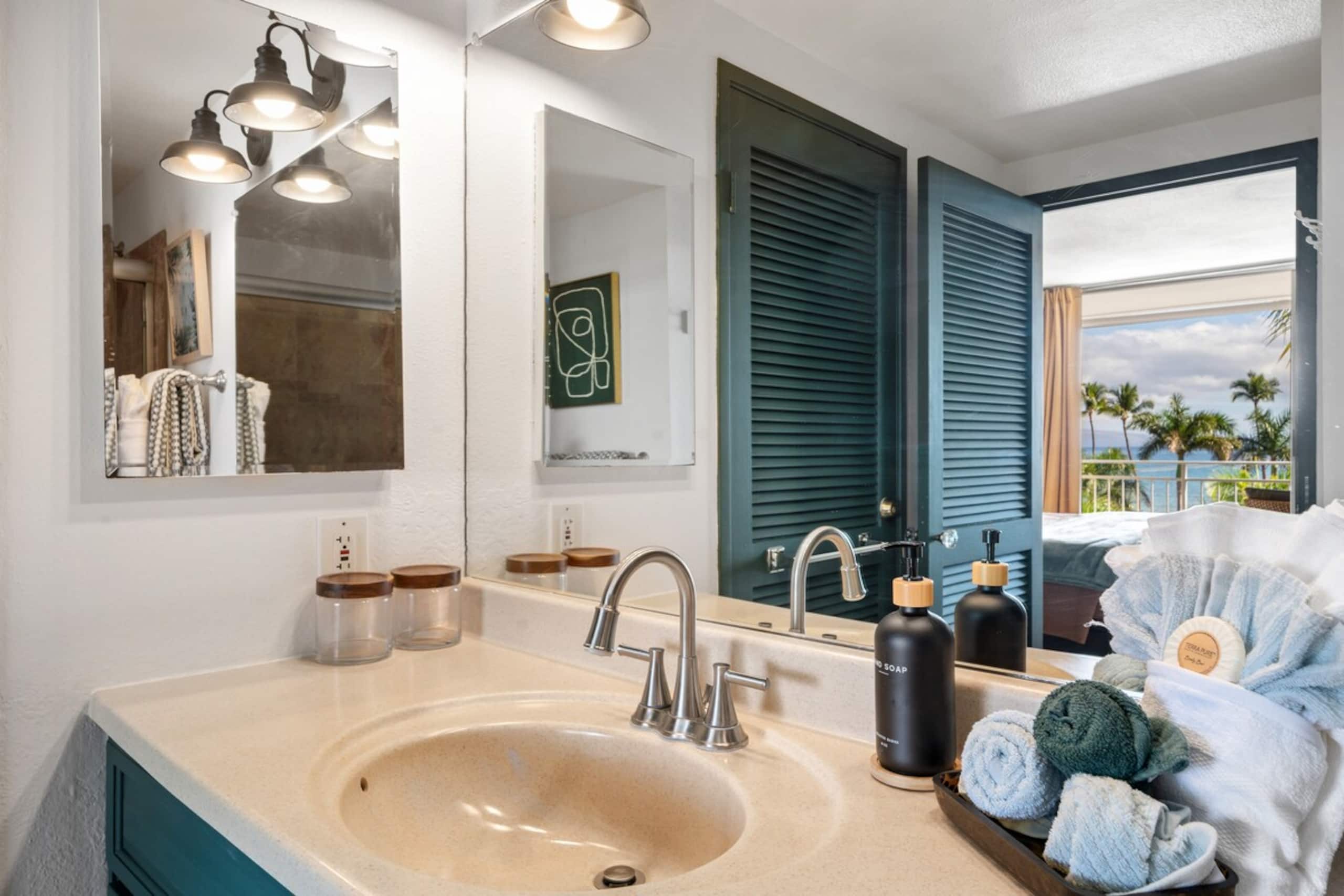 Spread Aloha: Ocean Views, Artist Inspired Oasis - Photo 46