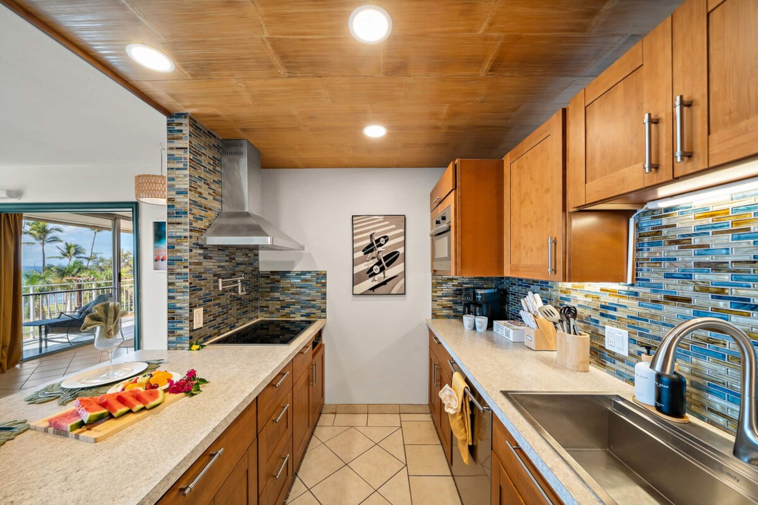 Spread Aloha: Ocean Views, Artist Inspired Oasis - Photo 12