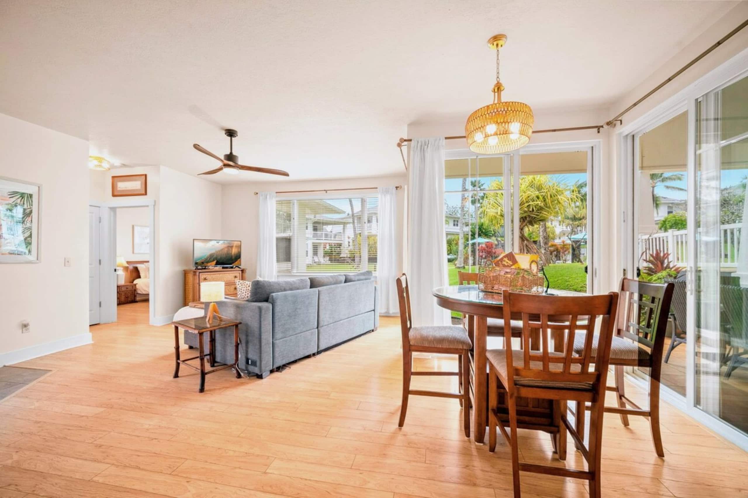 Tropical condo facing pool, lawn, & hot tub! - Photo 11