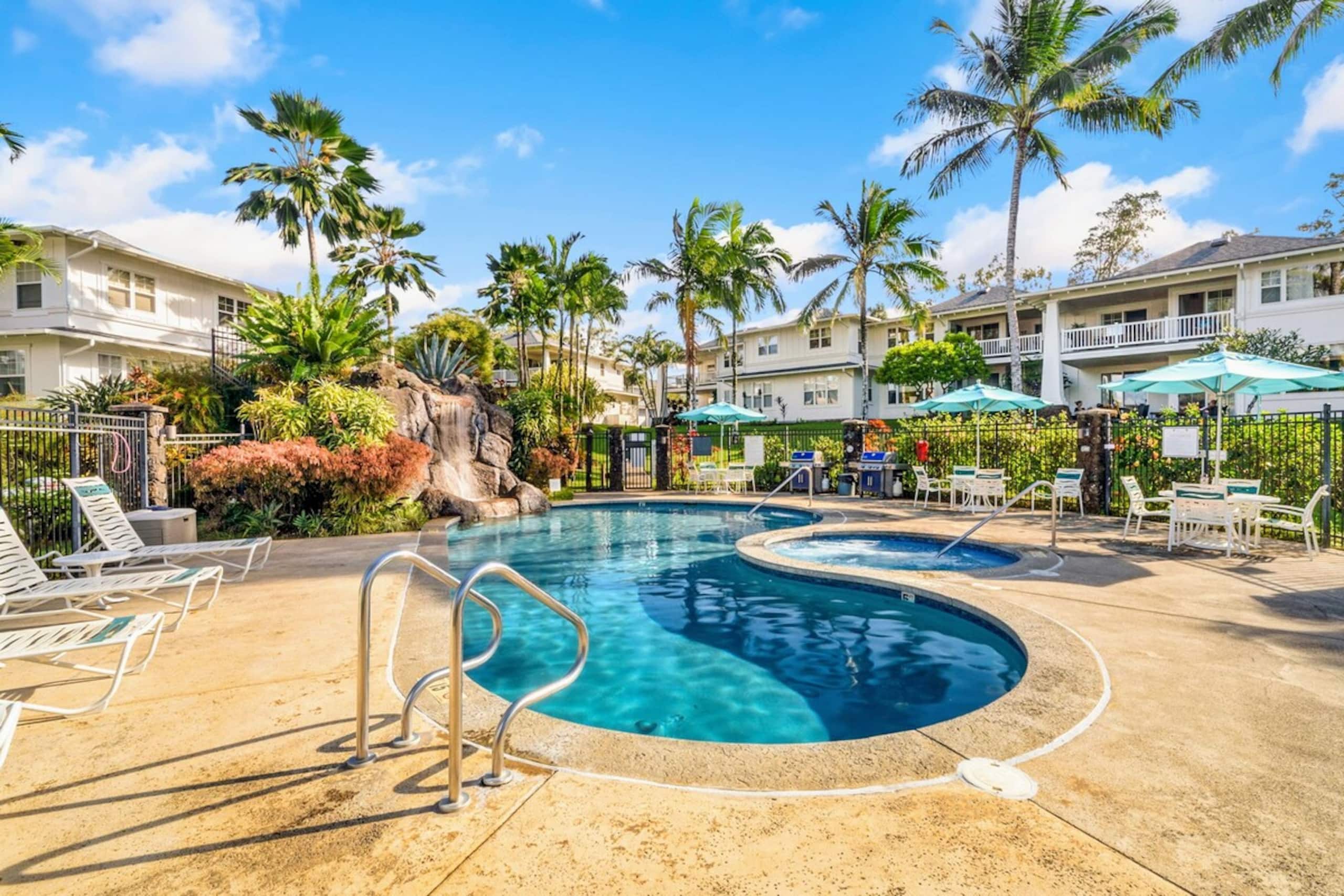 Tropical condo facing pool, lawn, & hot tub! - Photo 43