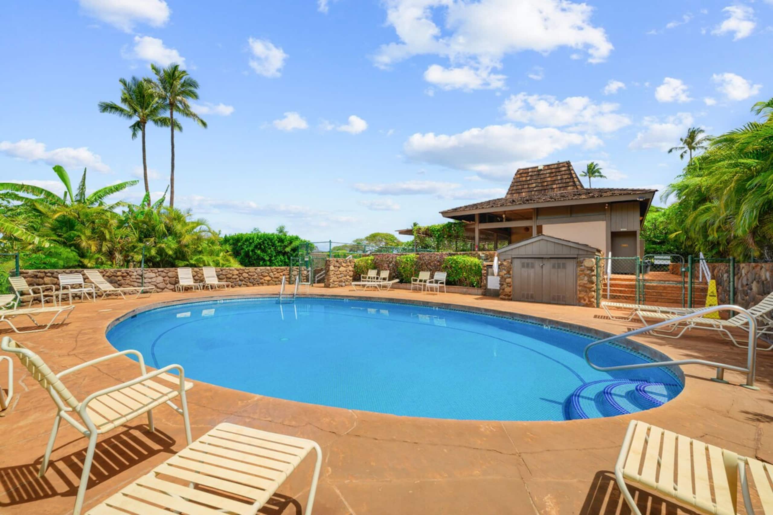 Hidden West Maui Gem with Ocean View and Split A/C - Photo 43