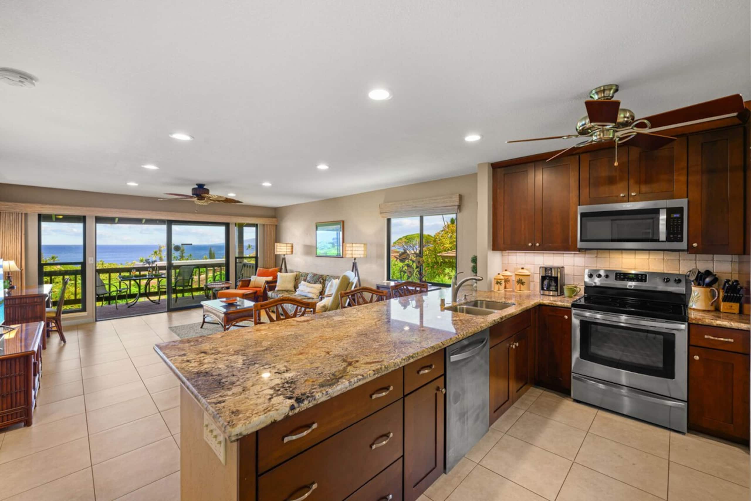 Hidden West Maui Gem with Ocean View and Split A/C - Photo 9