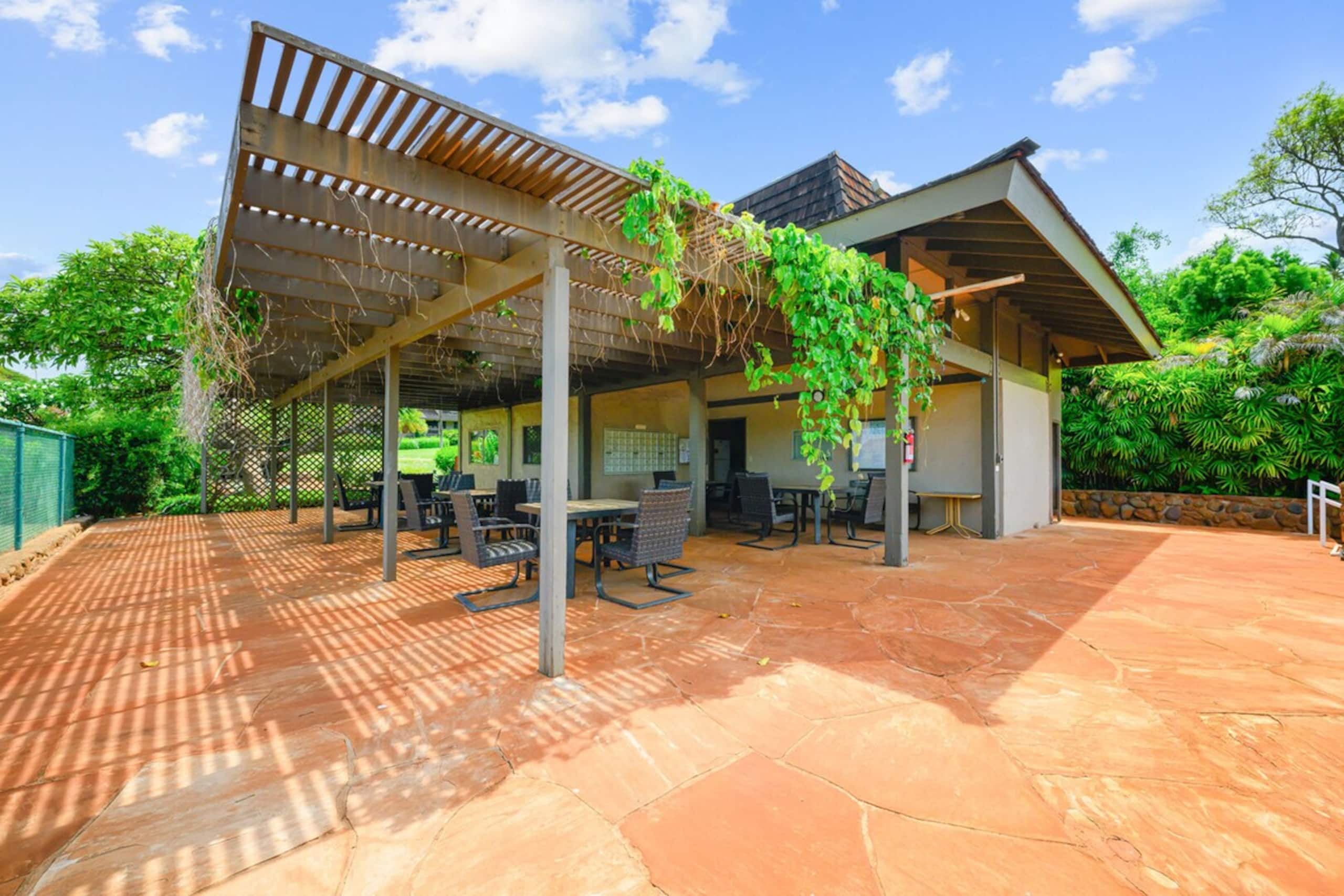 Hidden West Maui Gem with Ocean View and Split A/C - Photo 45