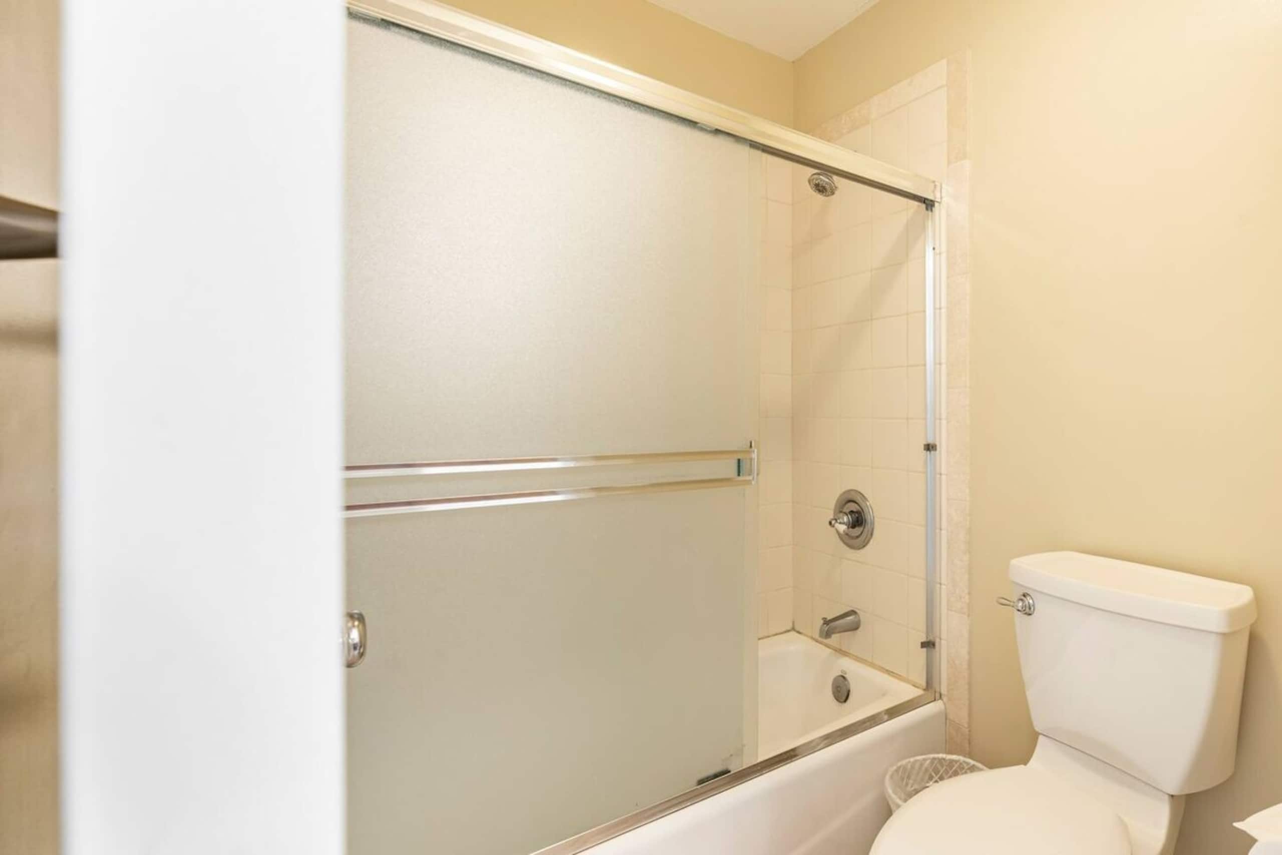 Fab Four Central A/C 4br walk to beach Pool - Photo 28
