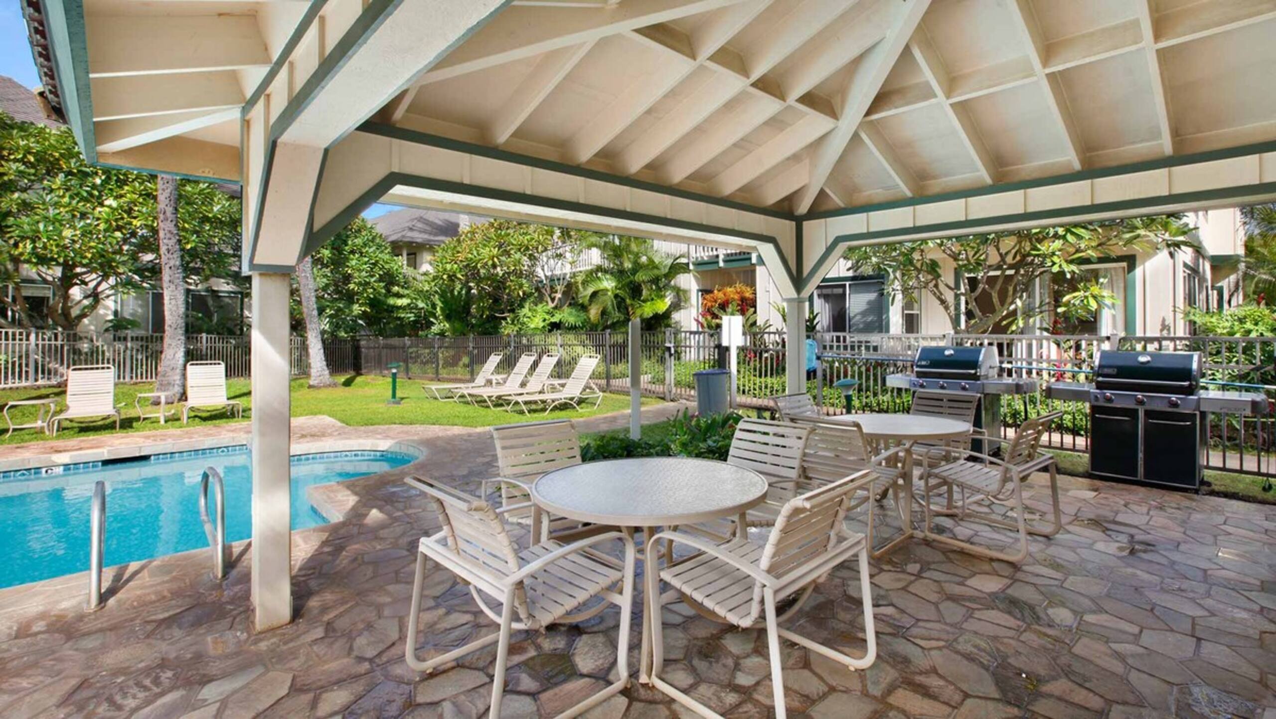 Fab Four Central A/C 4br walk to beach Pool - Photo 34