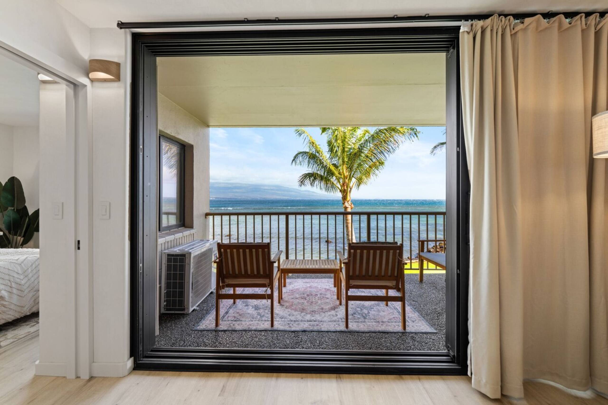 Oceanfront Maalaea Harbor Condo with pool - Photo 4