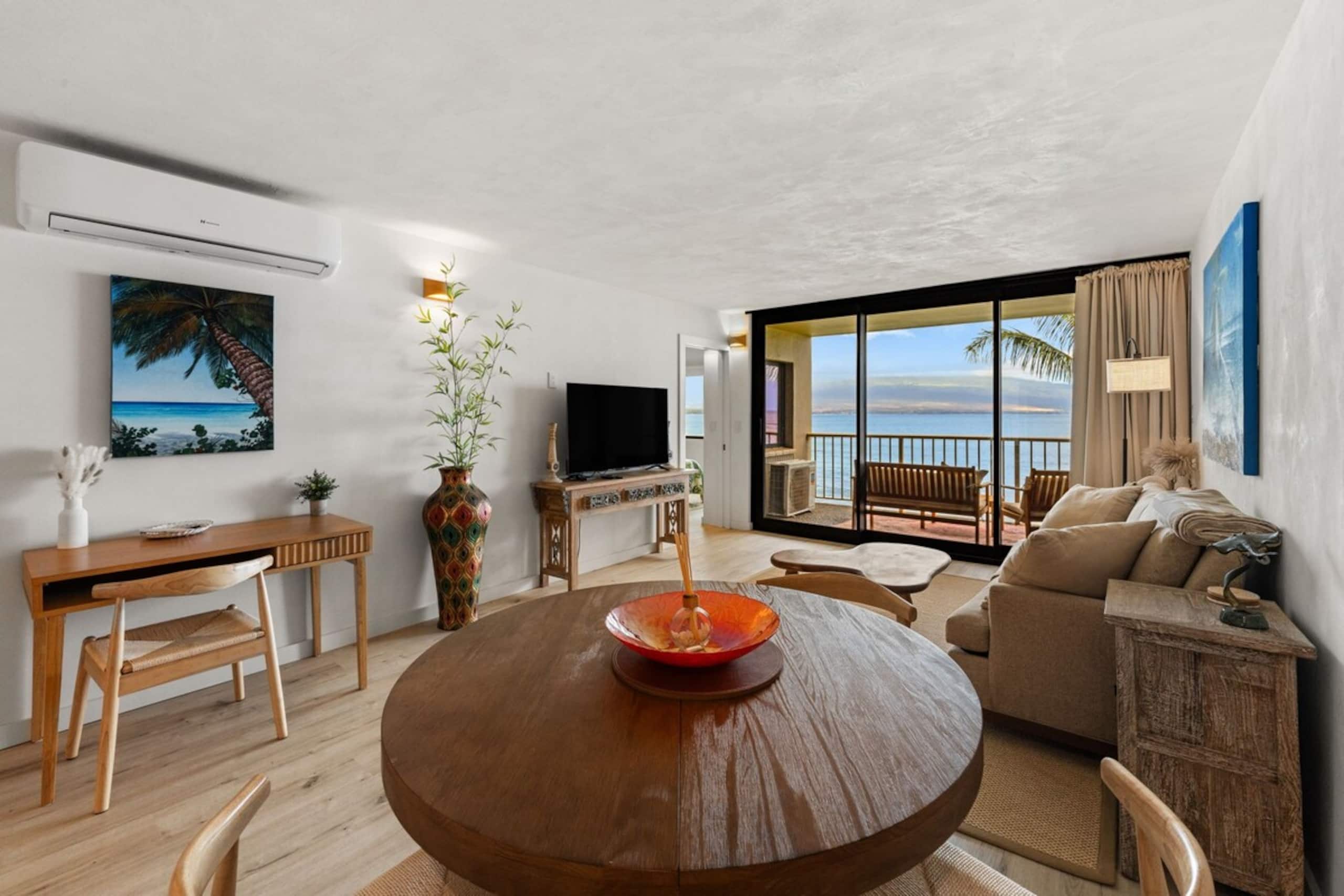 Oceanfront Maalaea Harbor Condo with pool - Photo 3