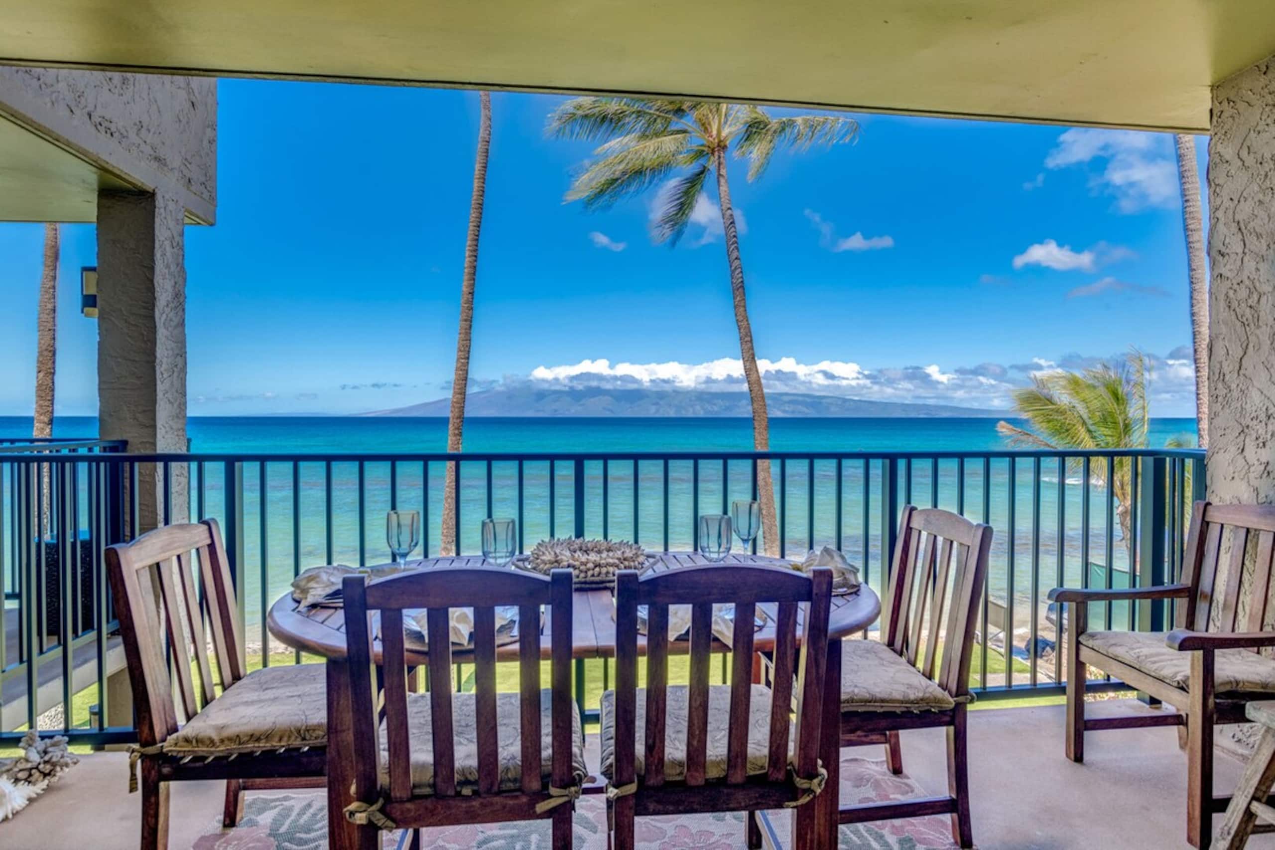 Newly upgraded kitchen with oceanfront views - Photo 18