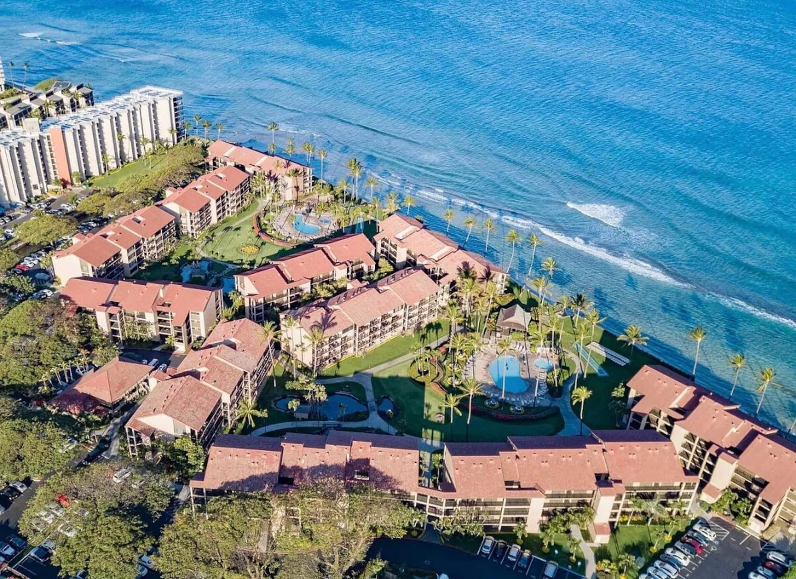 1BR Oceanfront Corner, Wraparound Lanai + A/C - Photo 21