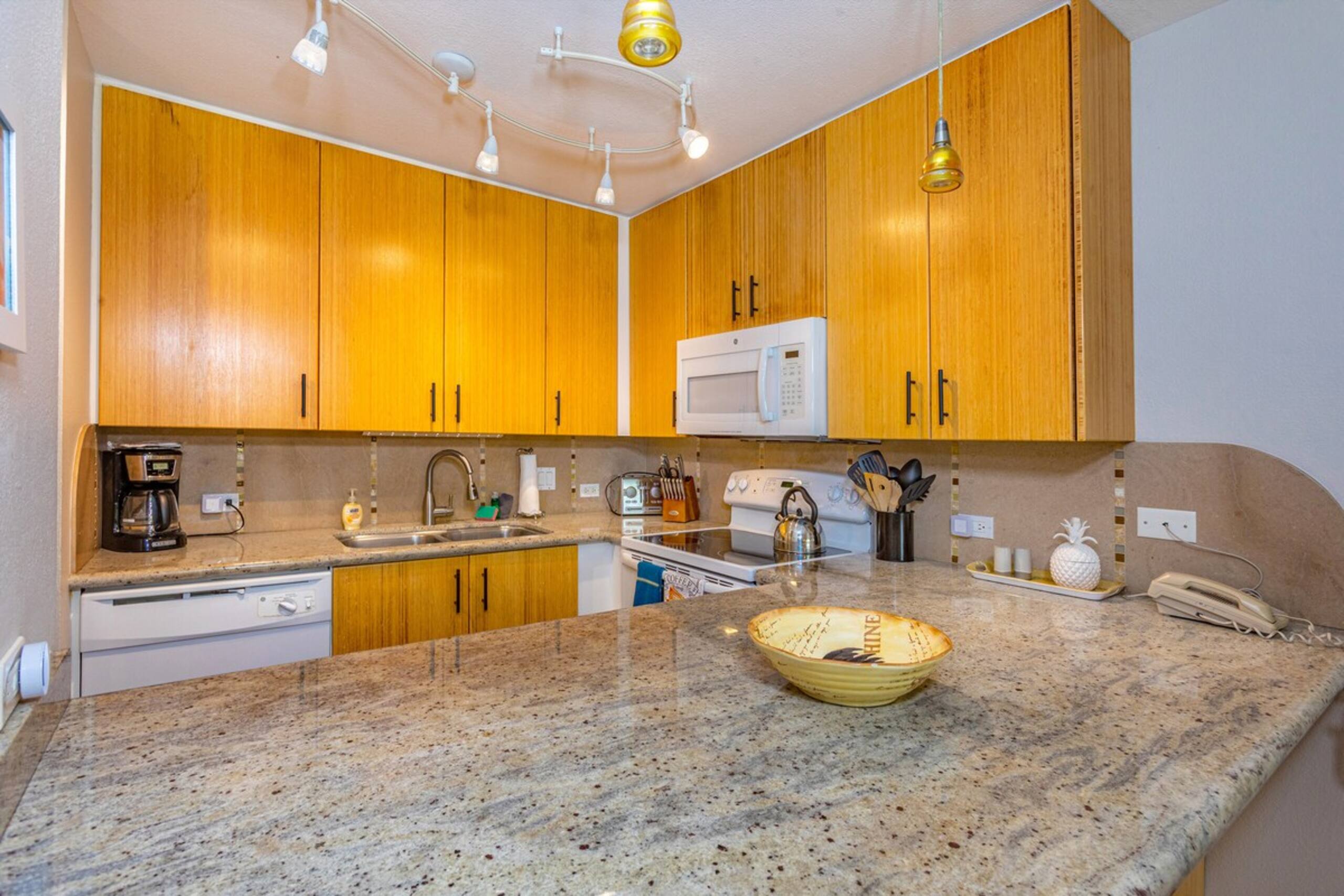Partial Oceanview, A/C Steps from Beach KS1105 - Photo 7
