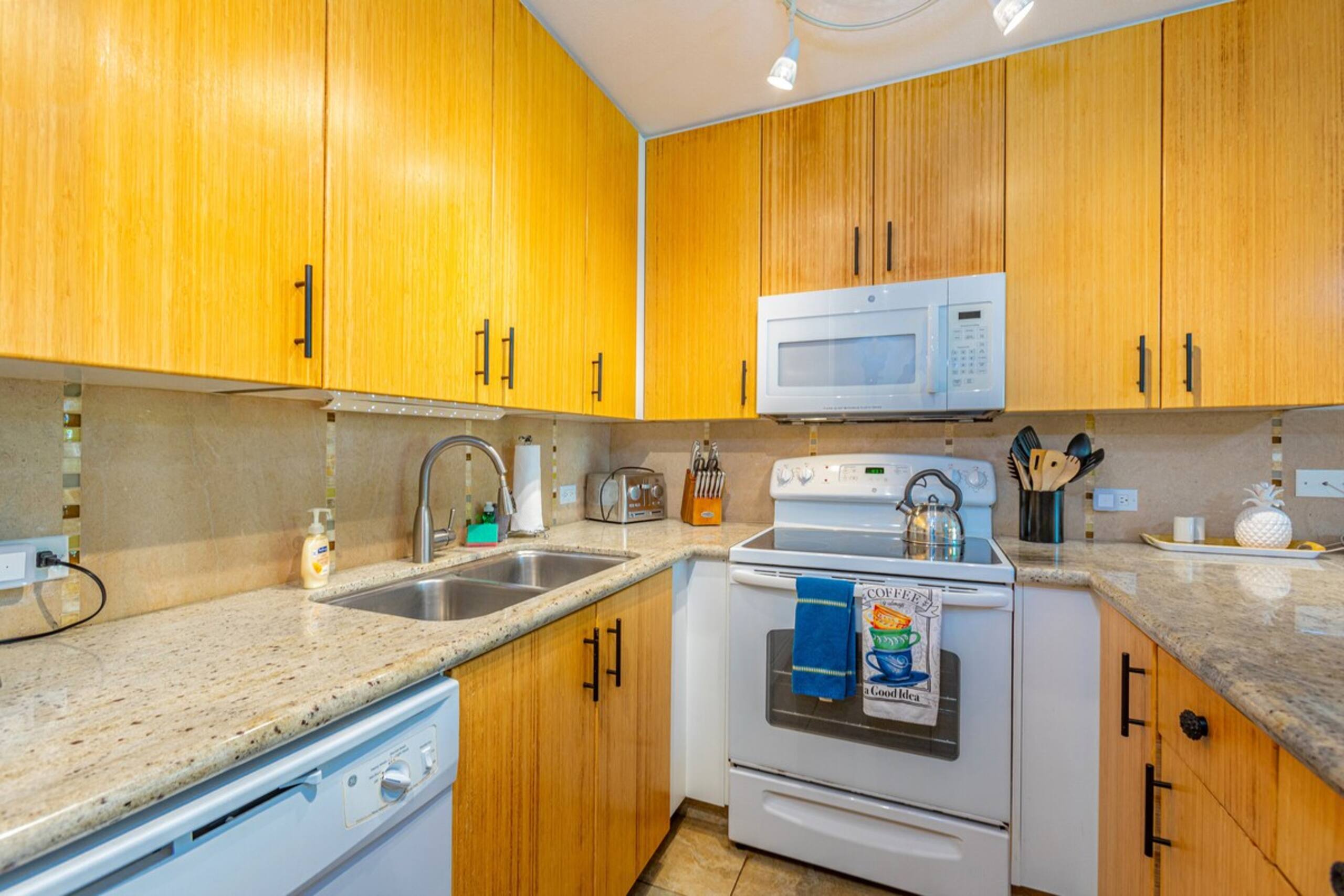Partial Oceanview, A/C Steps from Beach KS1105 - Photo 8