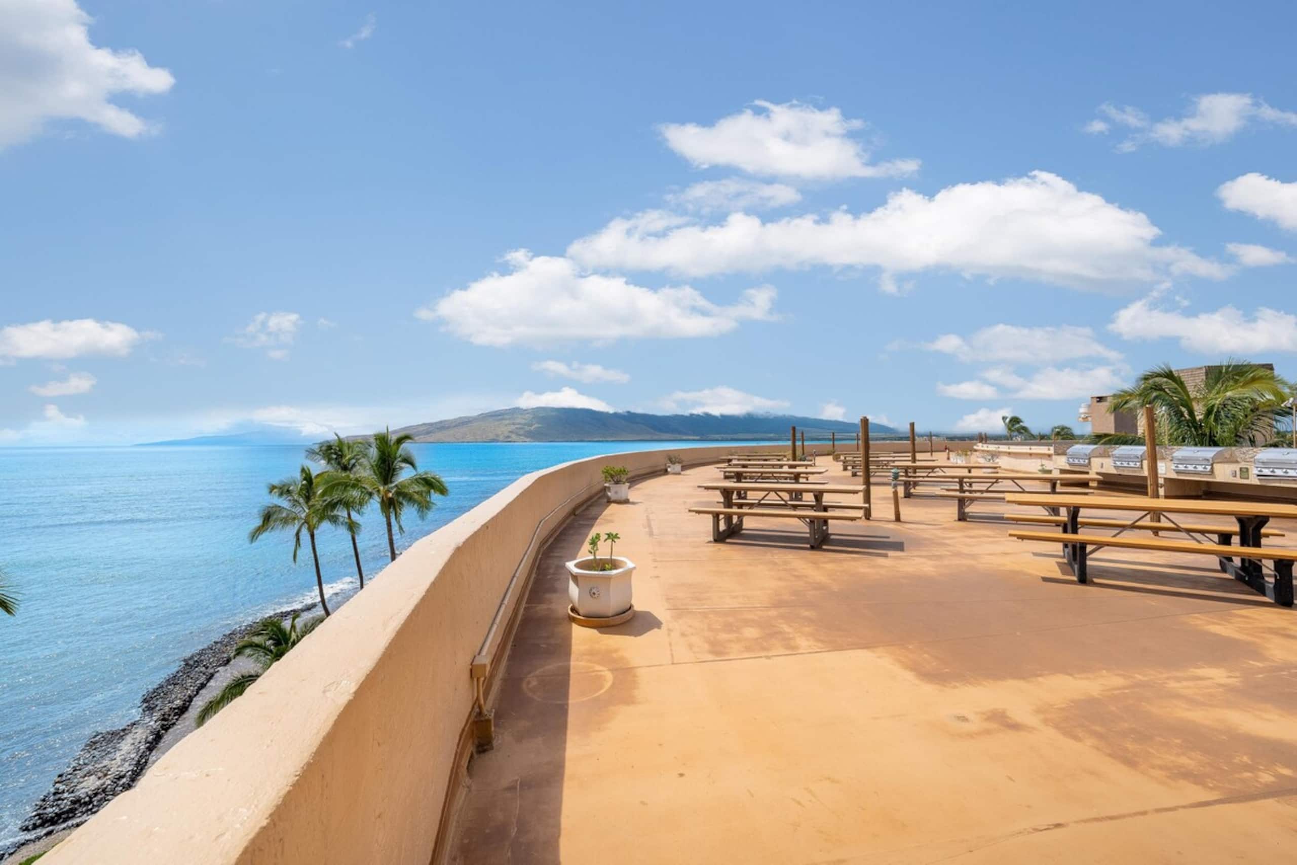 Oceanfront Paradise Menehune Shores 526 - Photo 37