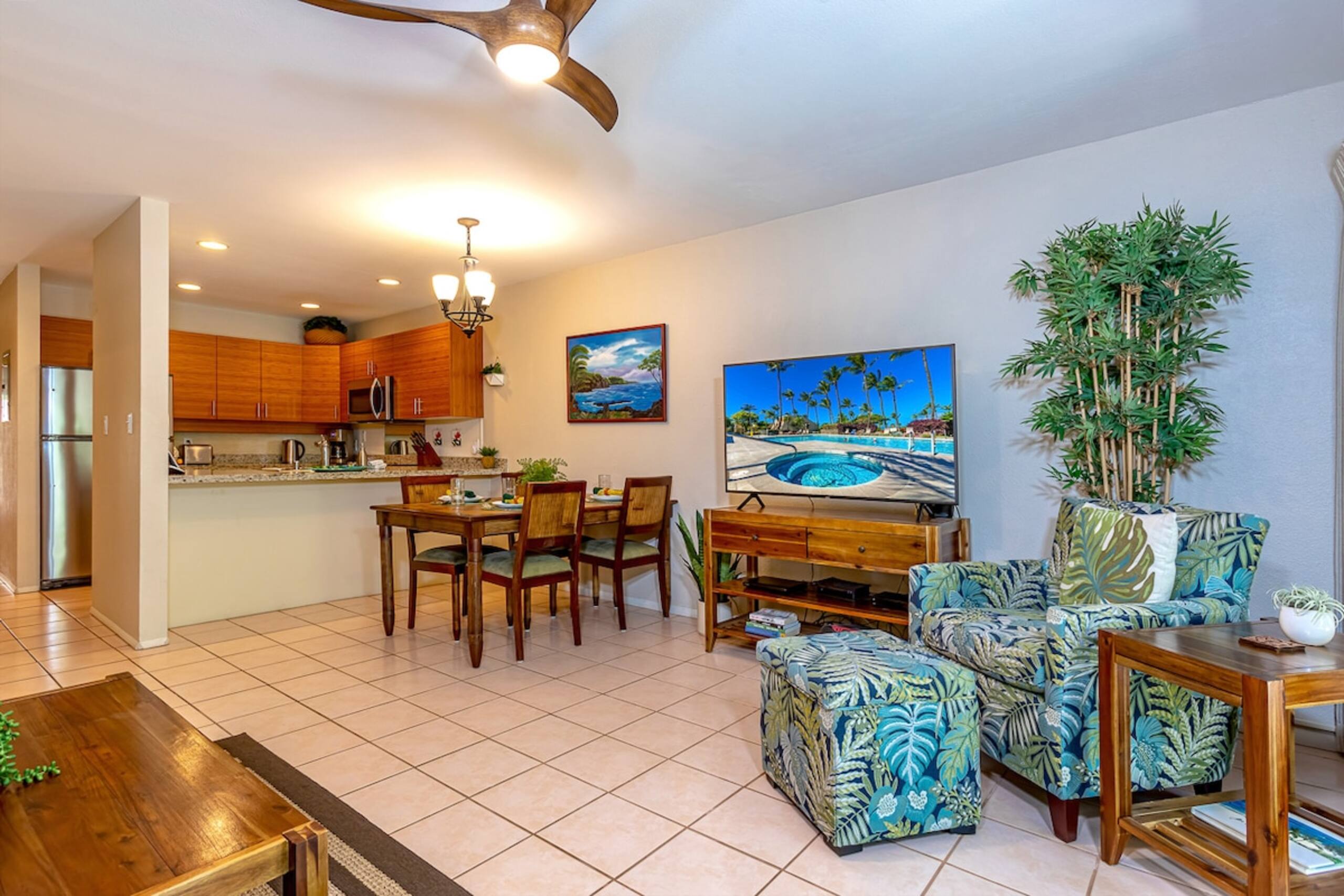 Beachfront Kihei condo w/ pool and hot tub - Main photo