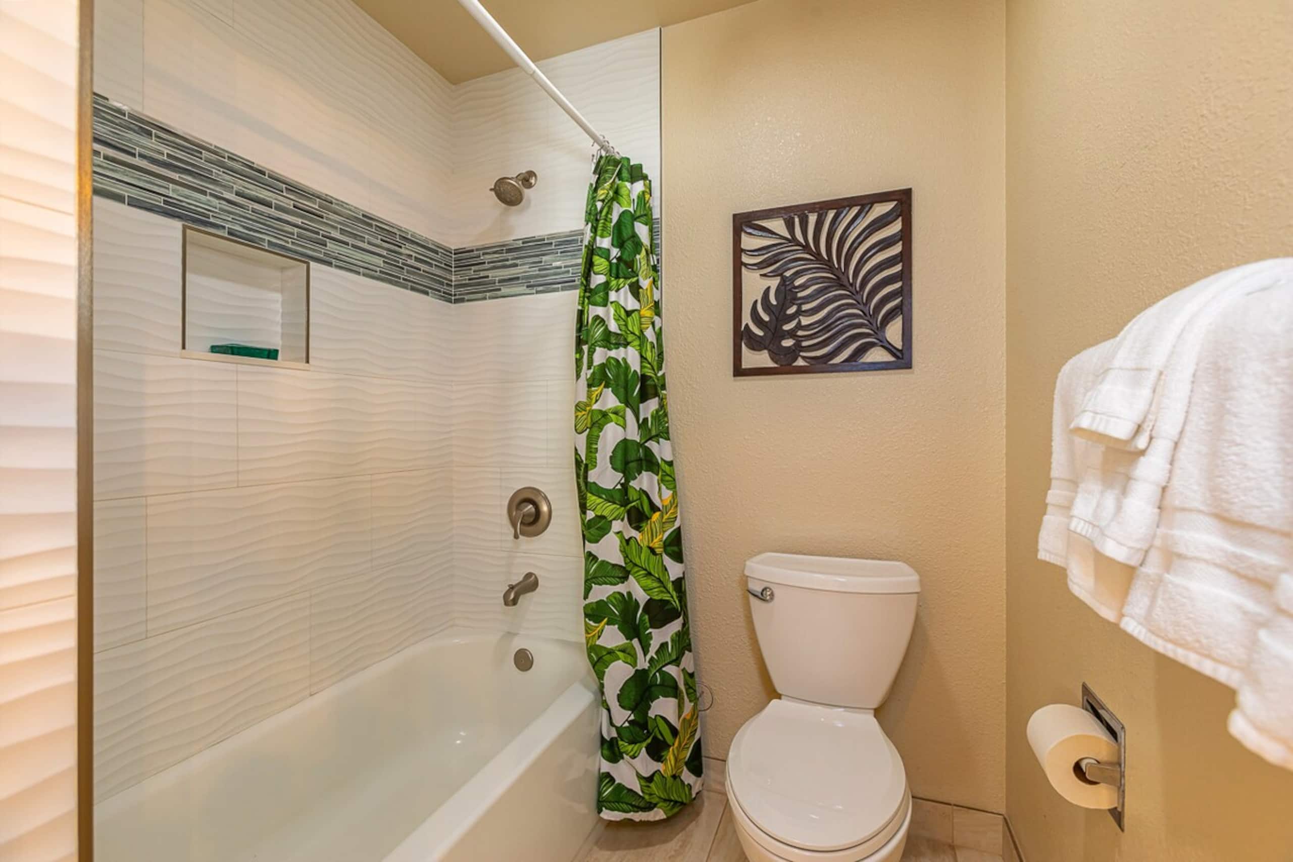 Beachfront Kihei condo w/ pool and hot tub - Photo 28