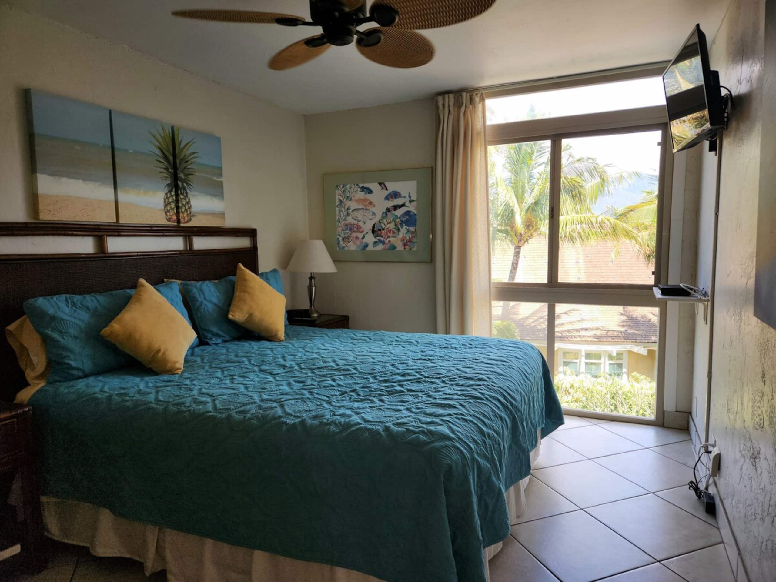 Beachfront Condo with Ocean View & Pool - Photo 10
