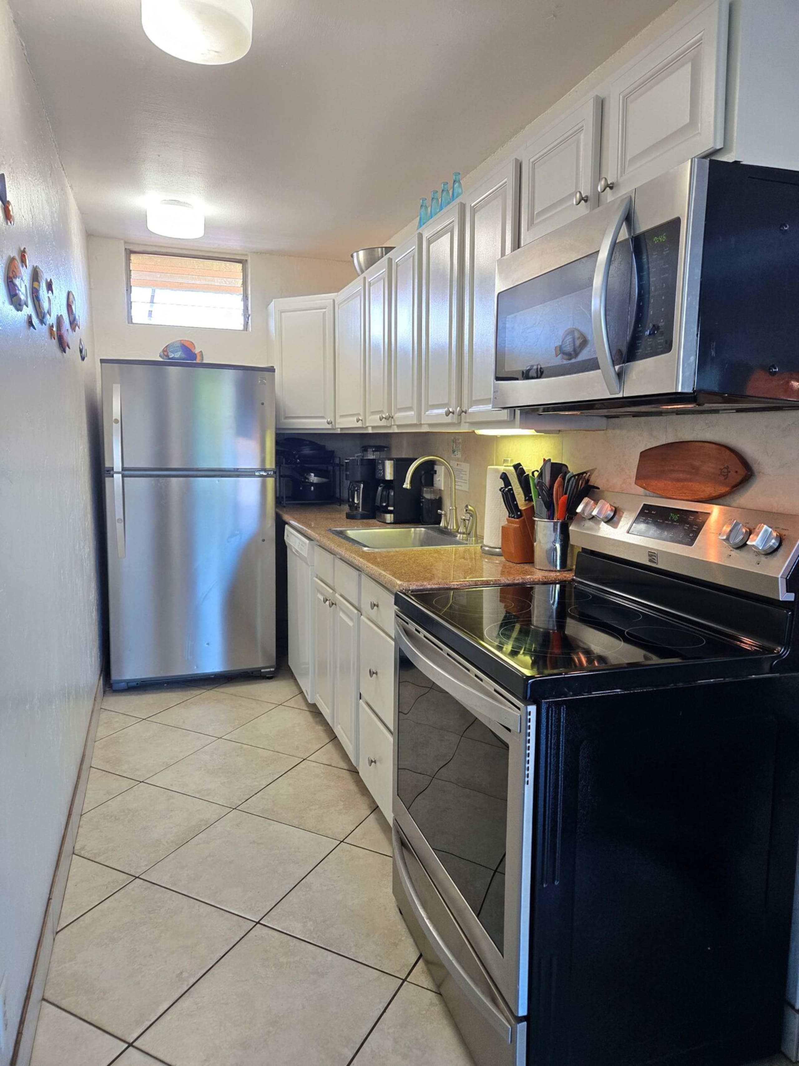 Beachfront Condo with Ocean View & Pool - Photo 7