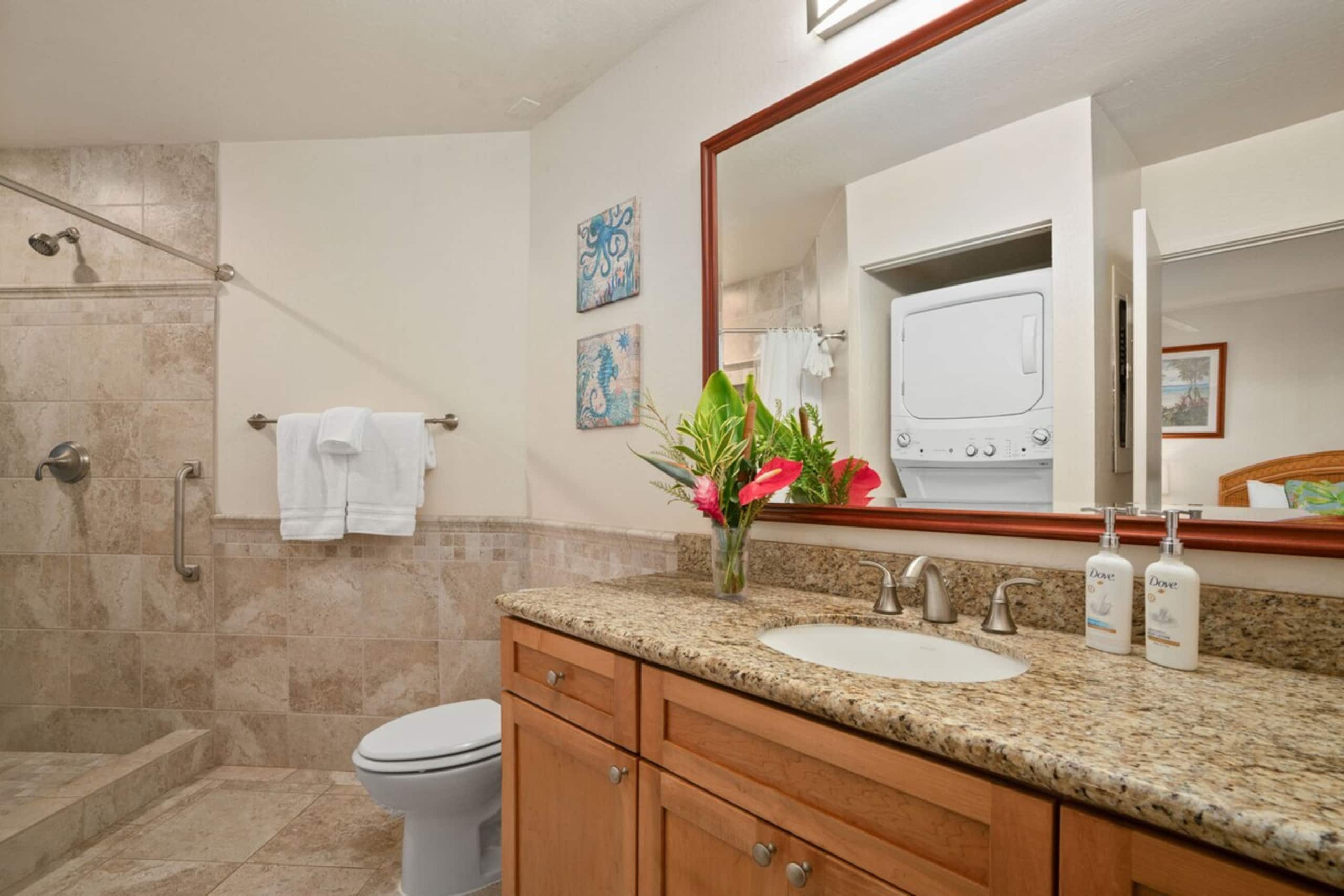 Tropical 2BR Retreat w/Mountain Views & Beach Path - Photo 18