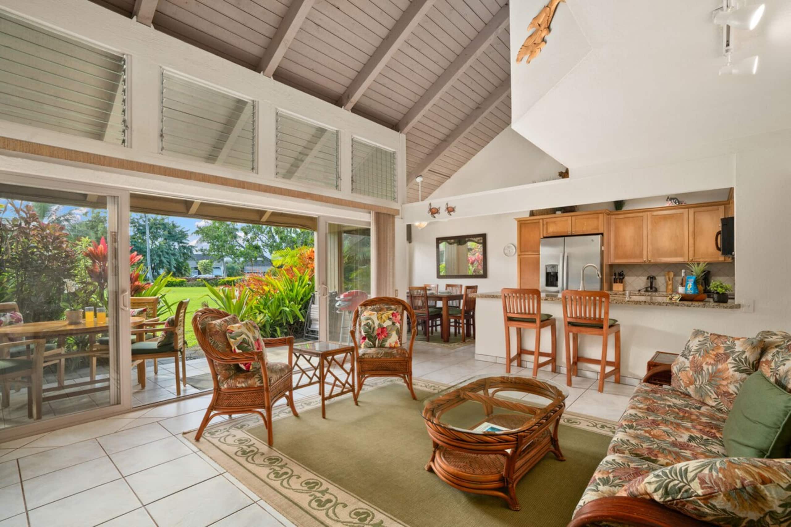 Tropical 2BR Retreat w/Mountain Views & Beach Path - Photo 2