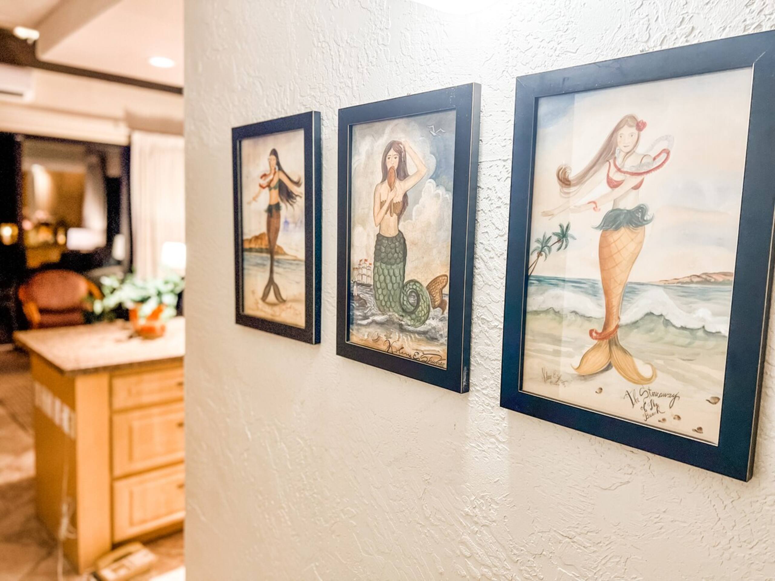 Stunning 2BR/2BA Top Flr Ocean View + Mountains - Photo 6