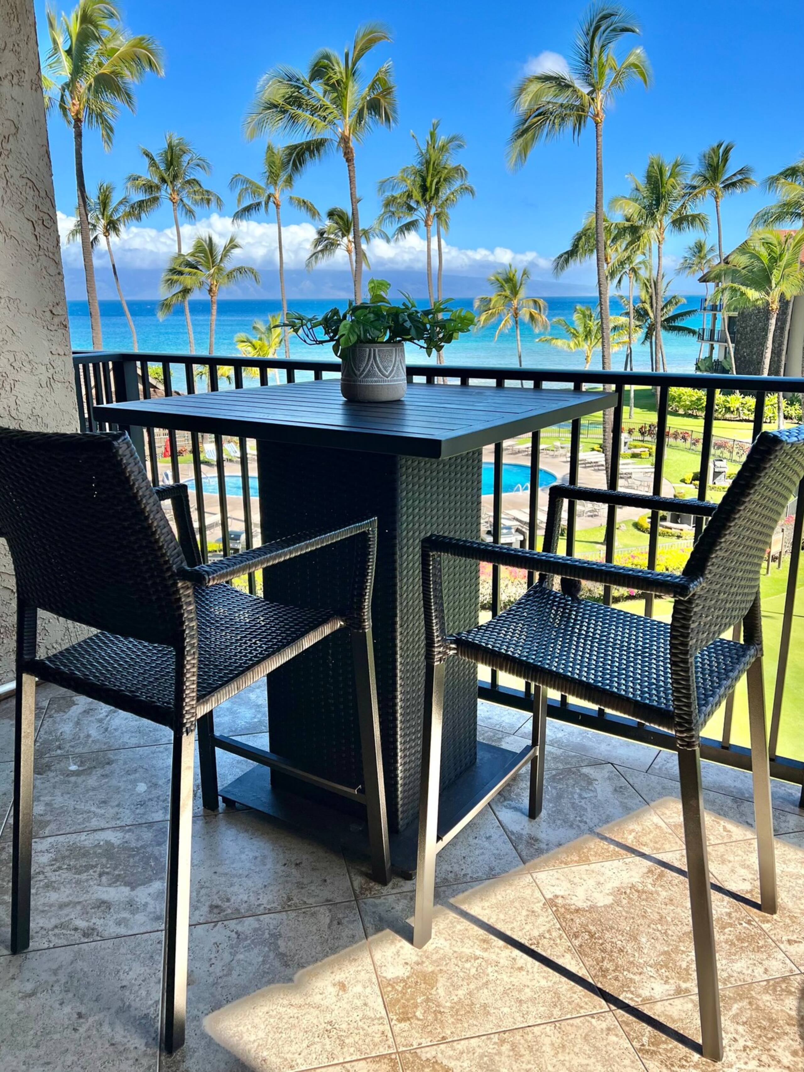 Stunning 2BR/2BA Top Flr Ocean View + Mountains - Photo 17