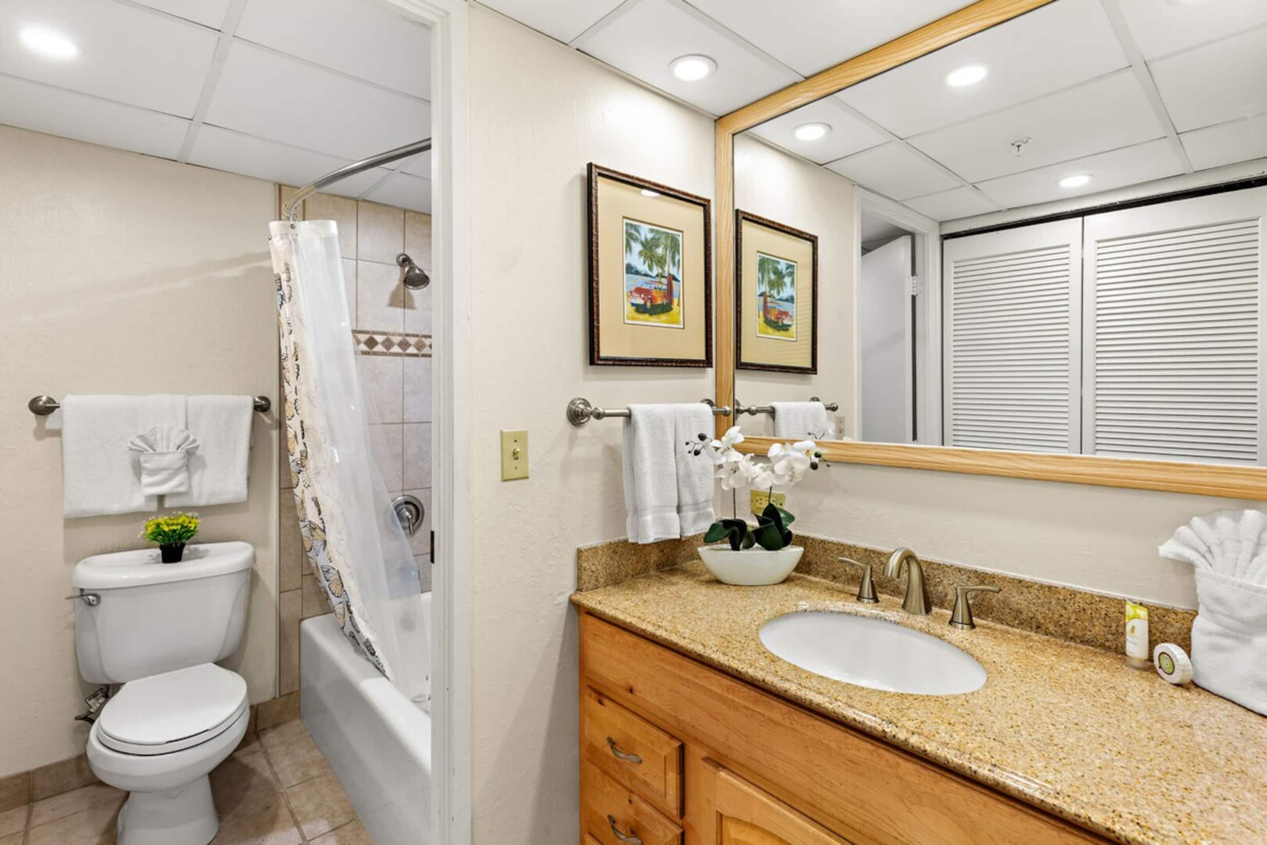 Island Comfort with a 7th-Floor View - Photo 2