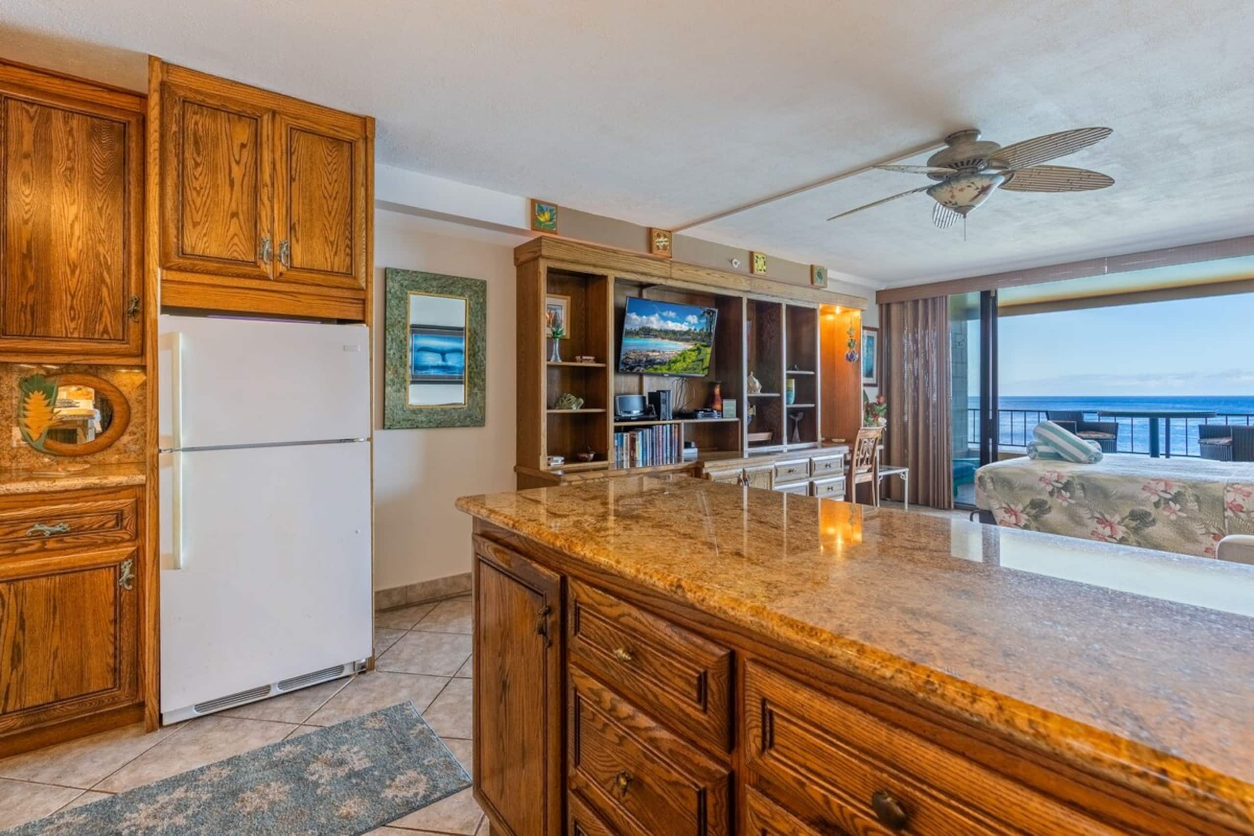 Oceanfront Studio w/Central AC & Sunset View - Photo 18