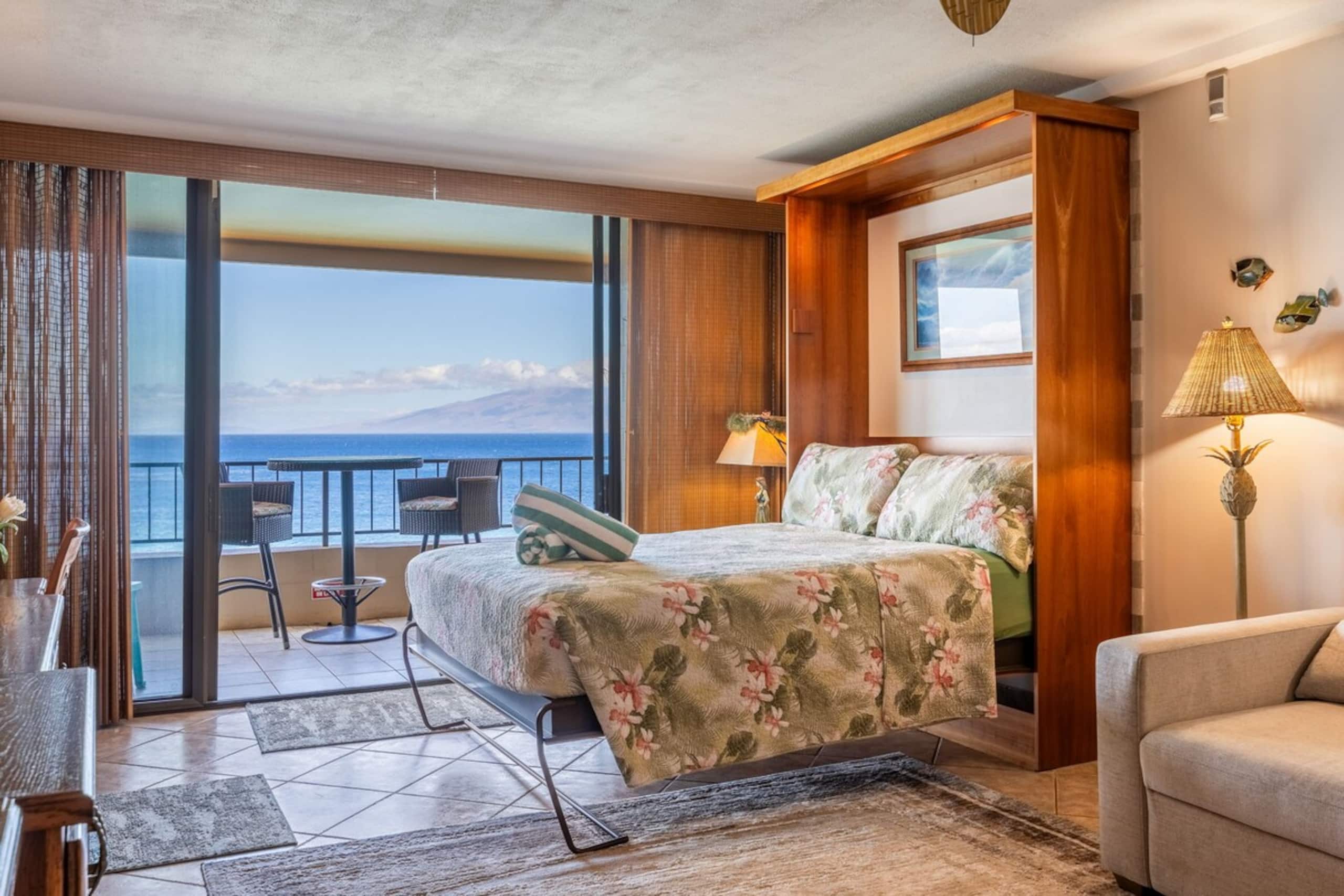 Oceanfront Studio w/Central AC & Sunset View - Photo 3