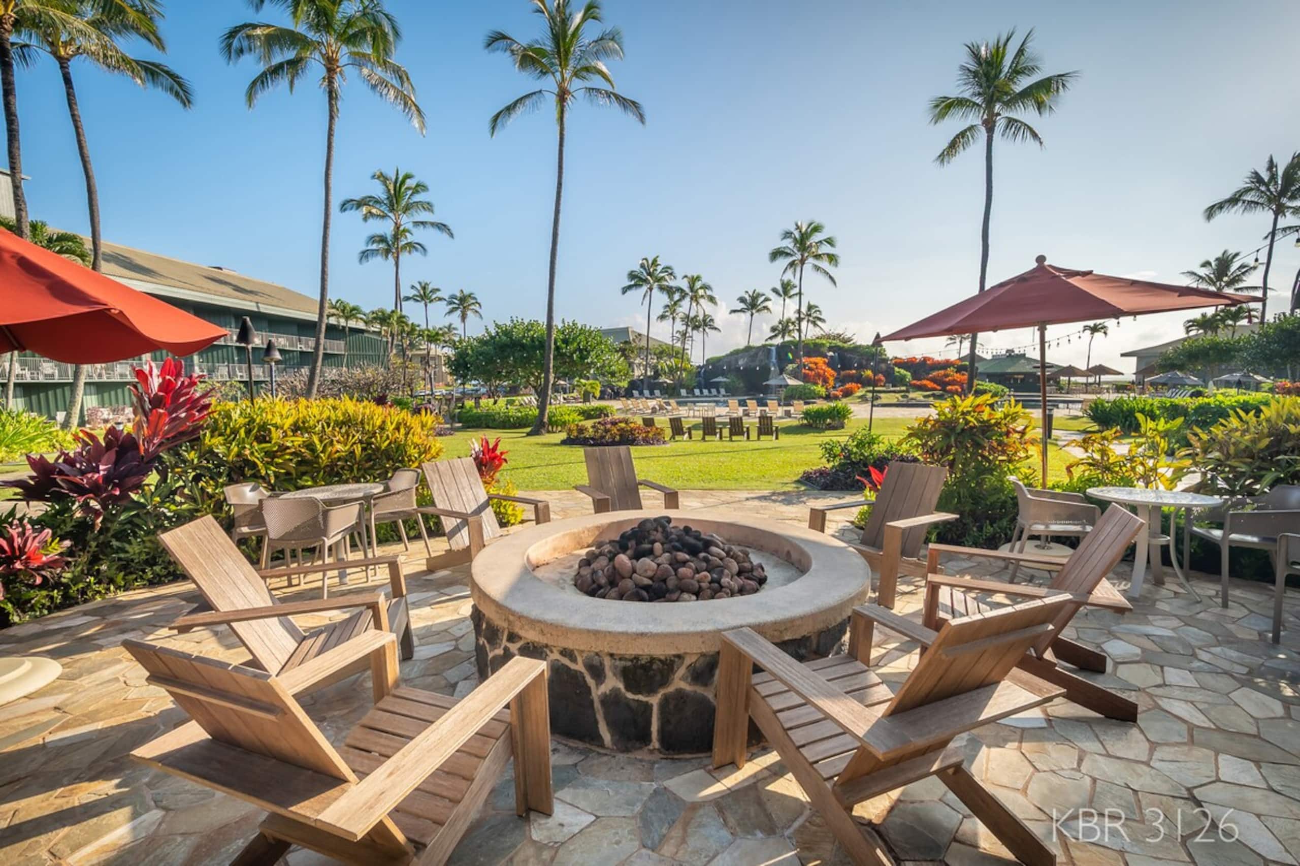 Oceanfront Resort with walkout lanai, 2 Queen bed - Photo 14
