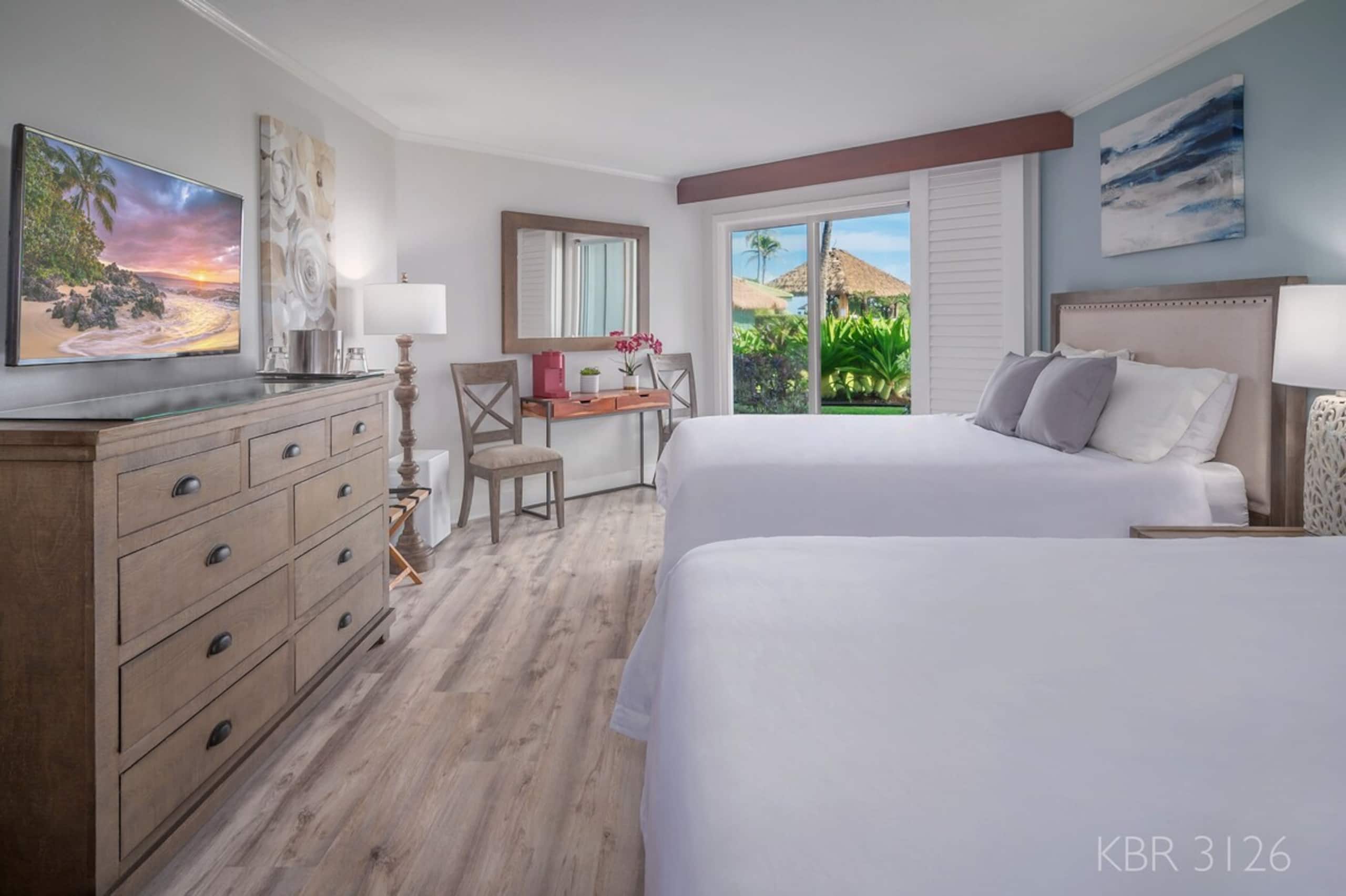Oceanfront Resort with walkout lanai, 2 Queen bed - Photo 2