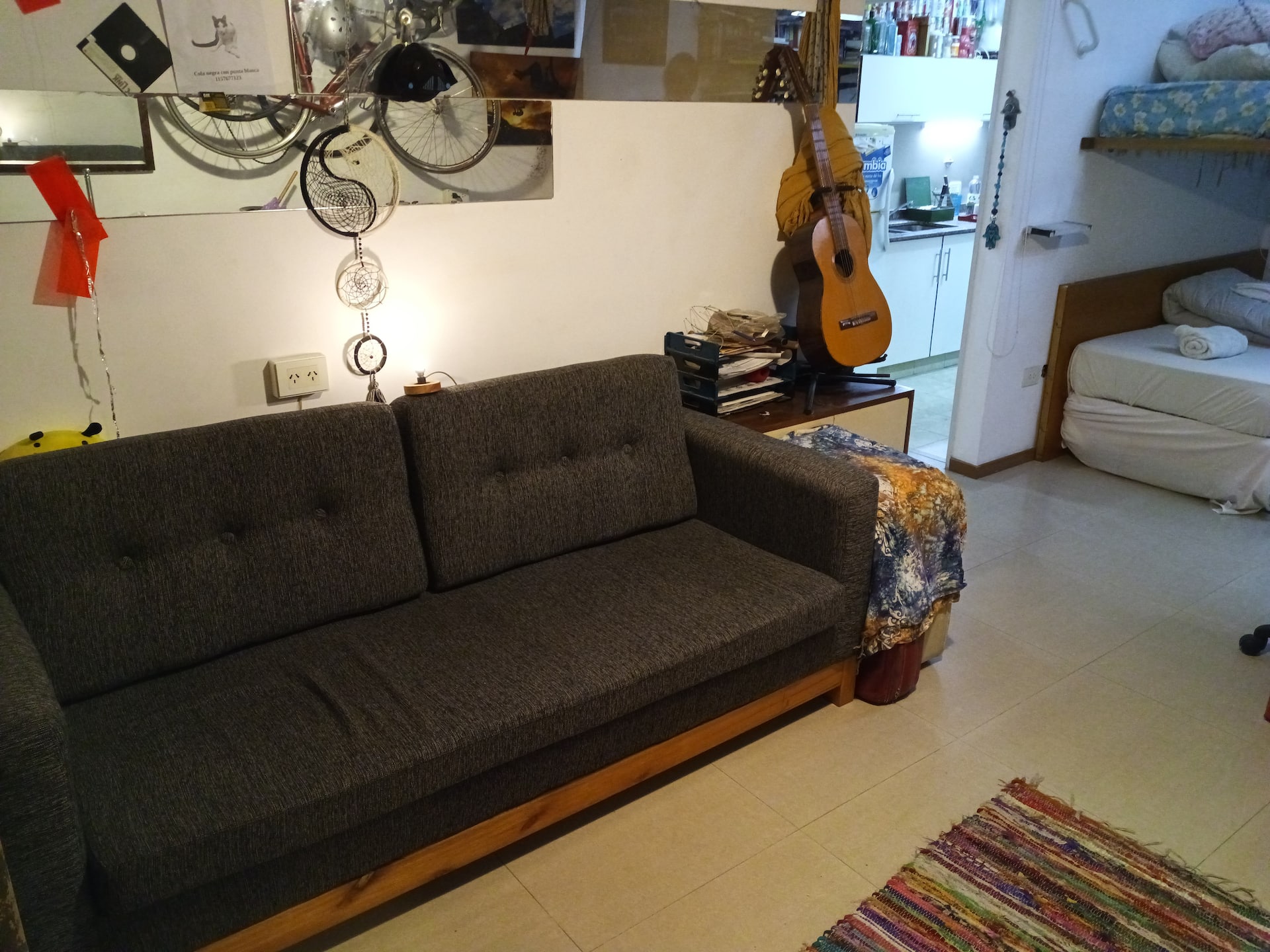 Departamento con balcón y pileta