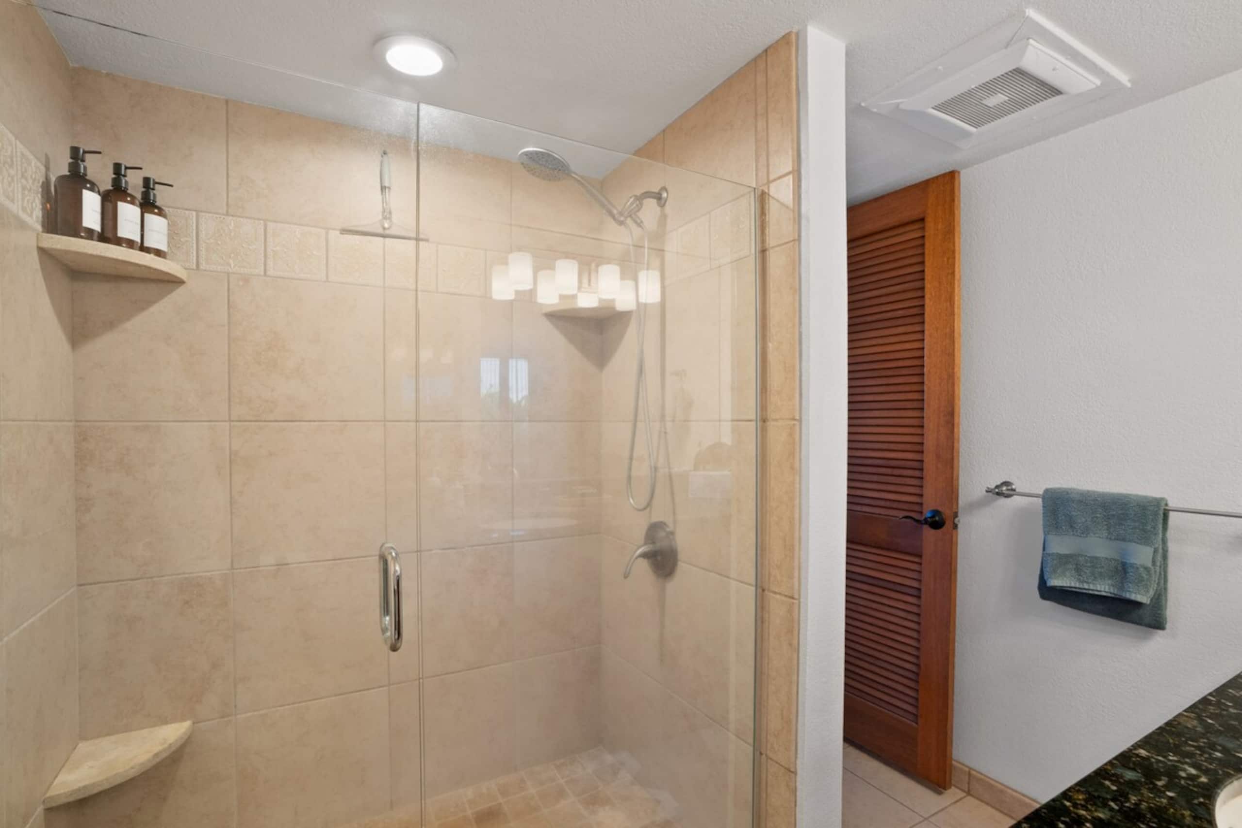 Poipu beach condo w/ pool and hot tub - Photo 16