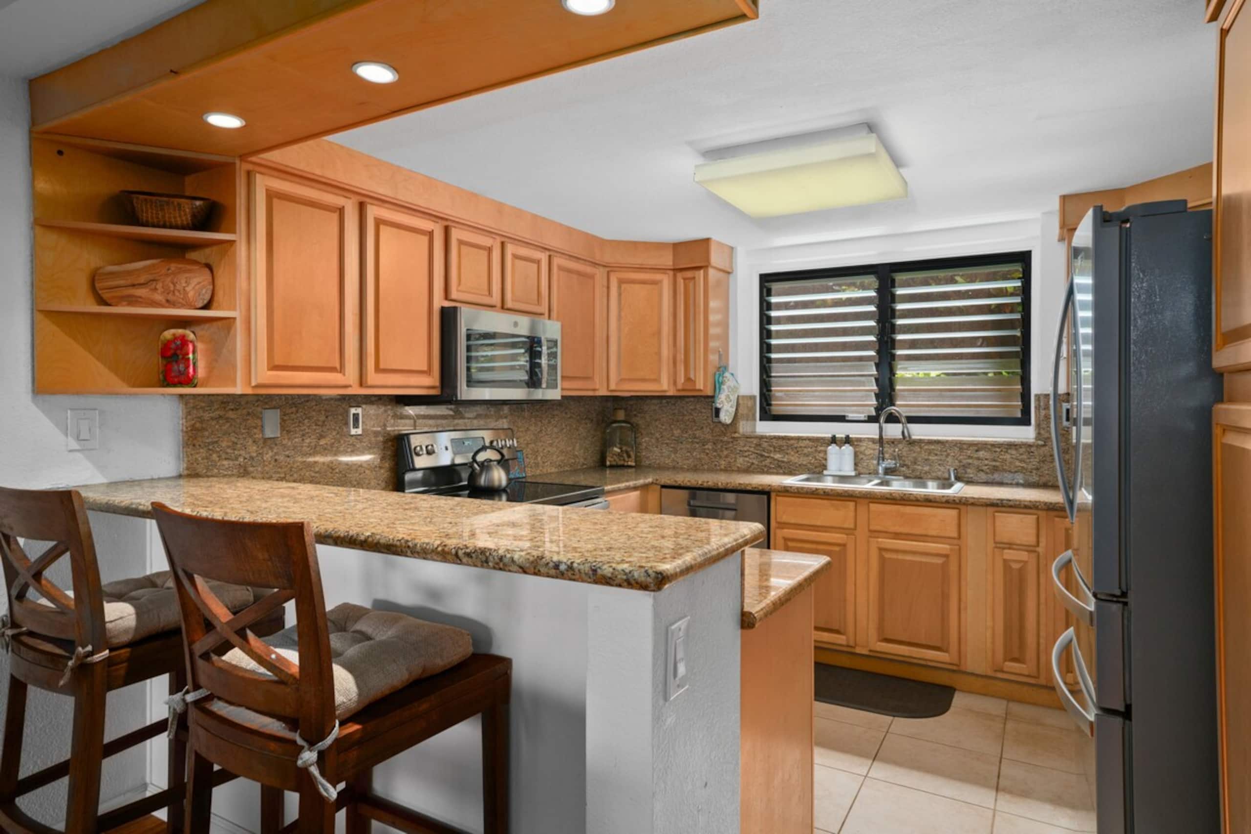 Poipu beach condo w/ pool and hot tub - Photo 7