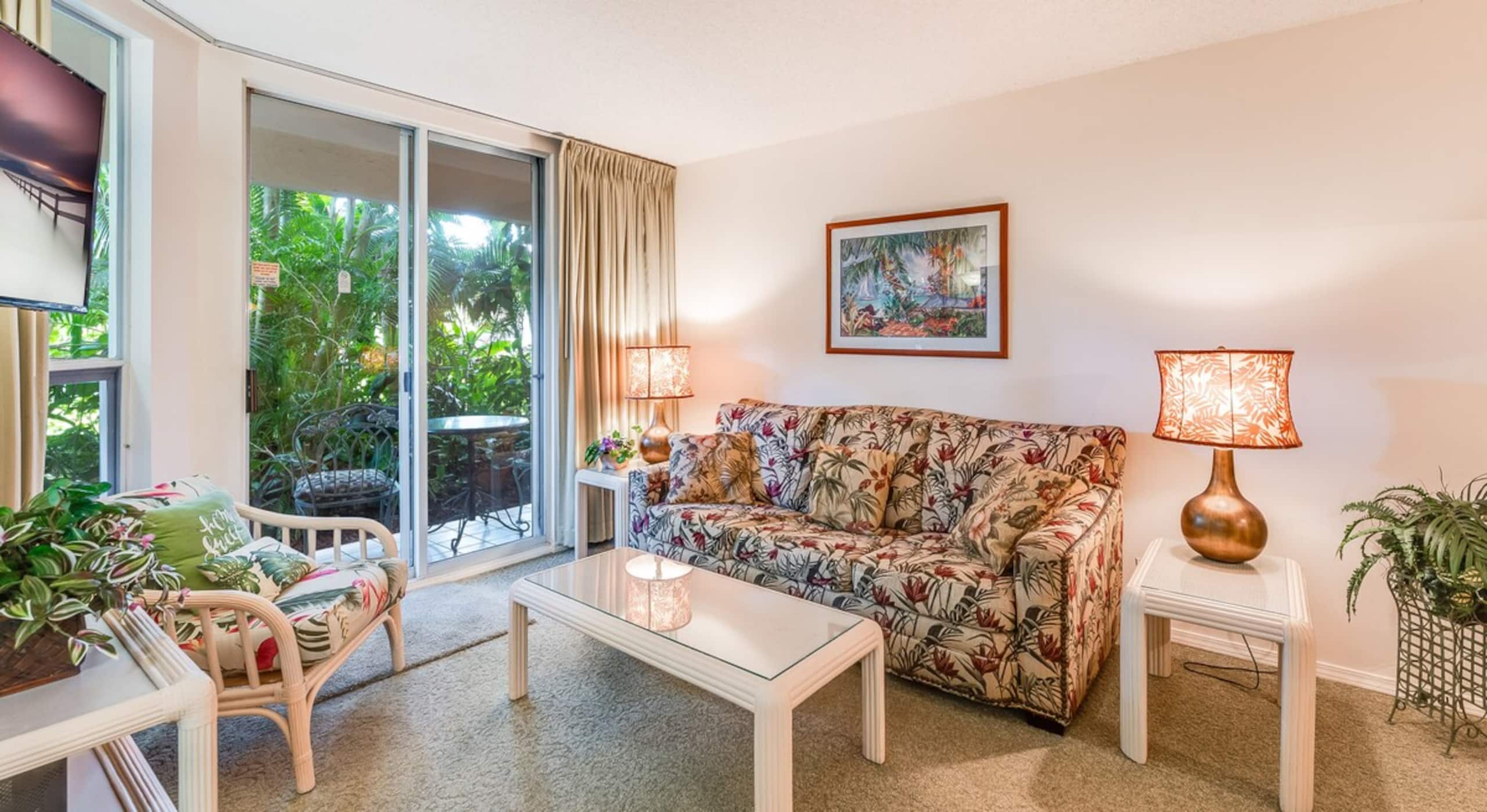 Charming condo w/ pool & BBQ access - Photo 1