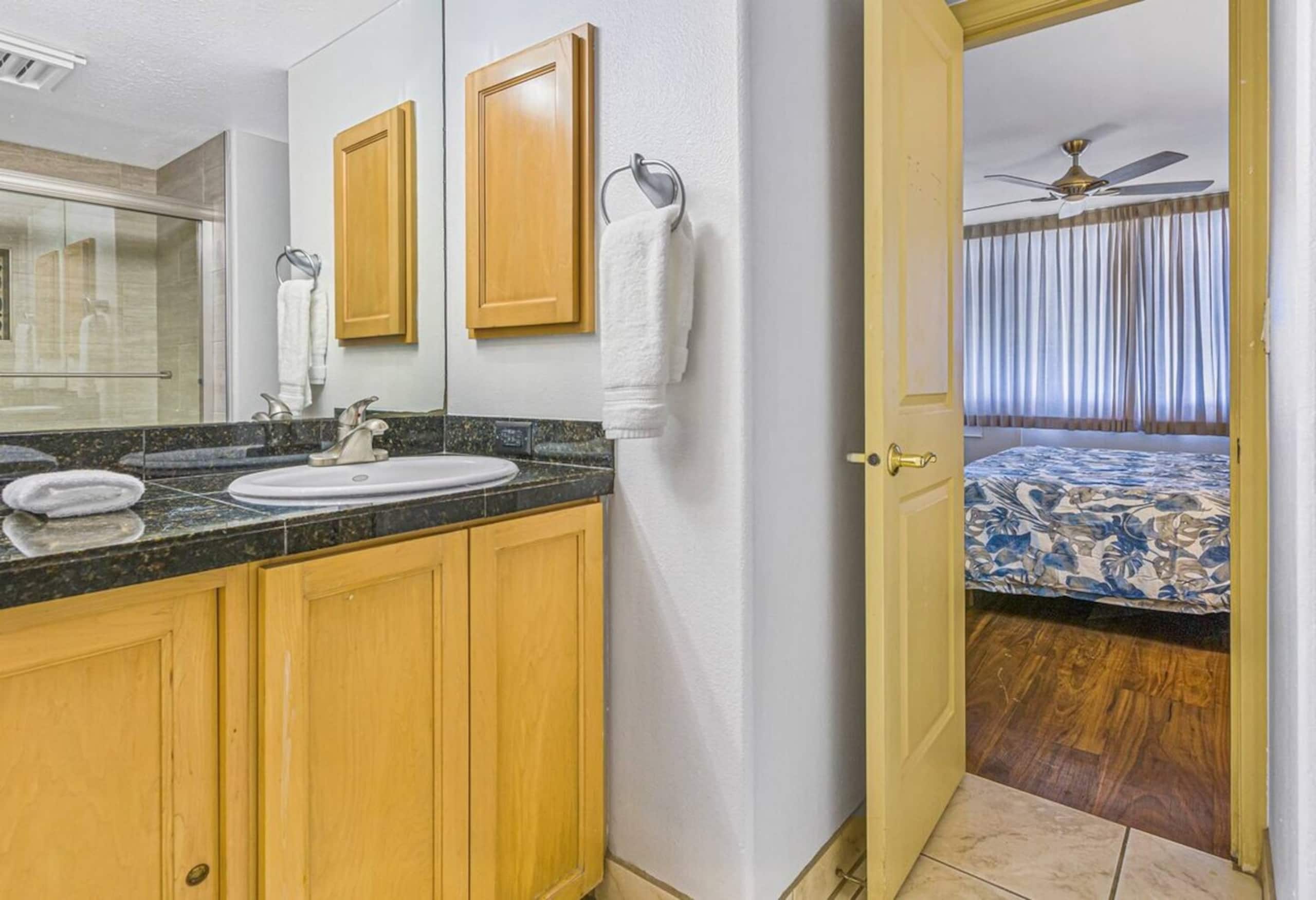 3-Min Walk to Beach, First Floor, No Resort Fee - Photo 20