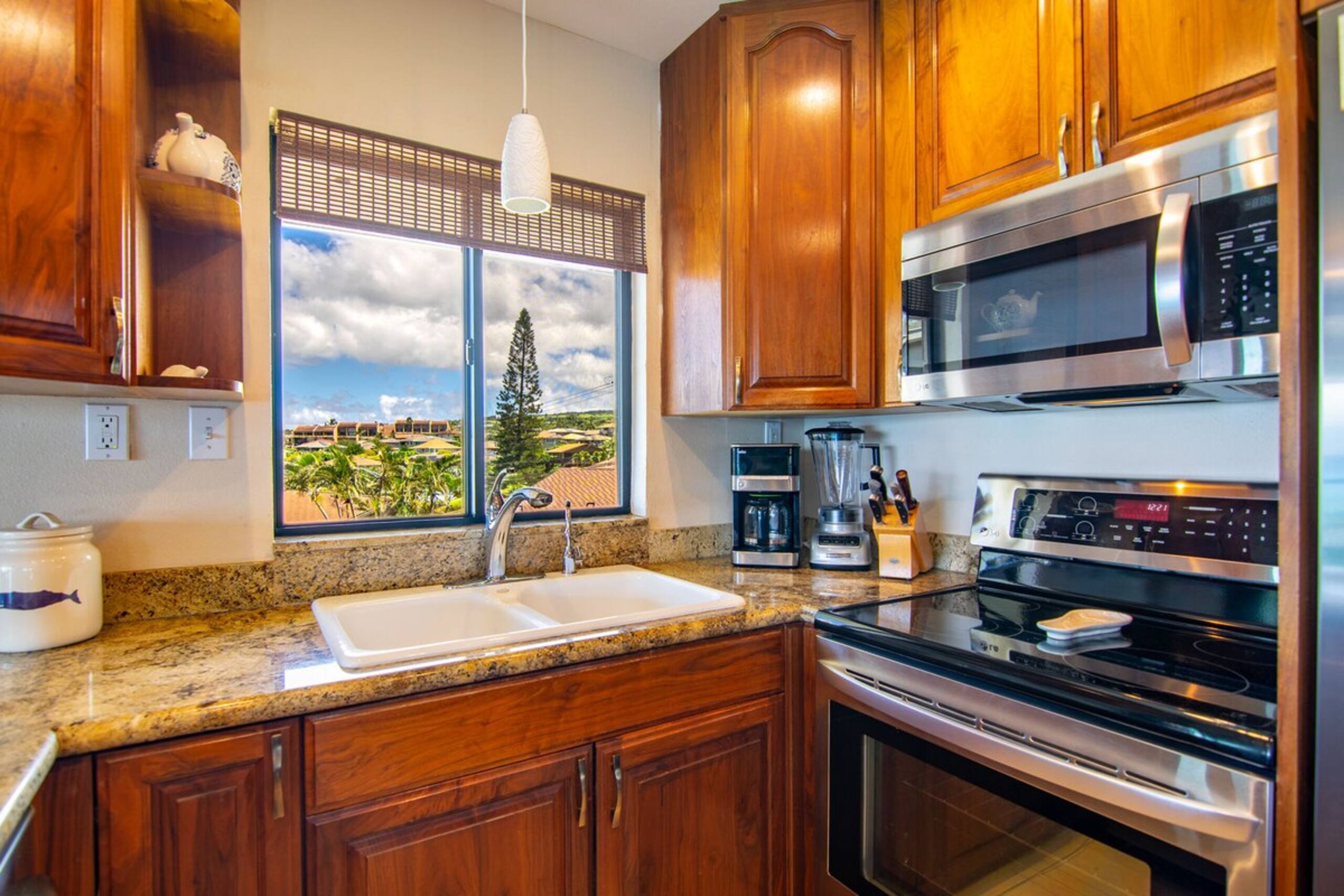 Fantastic details throughout 2BD oceanfront condo - Photo 15