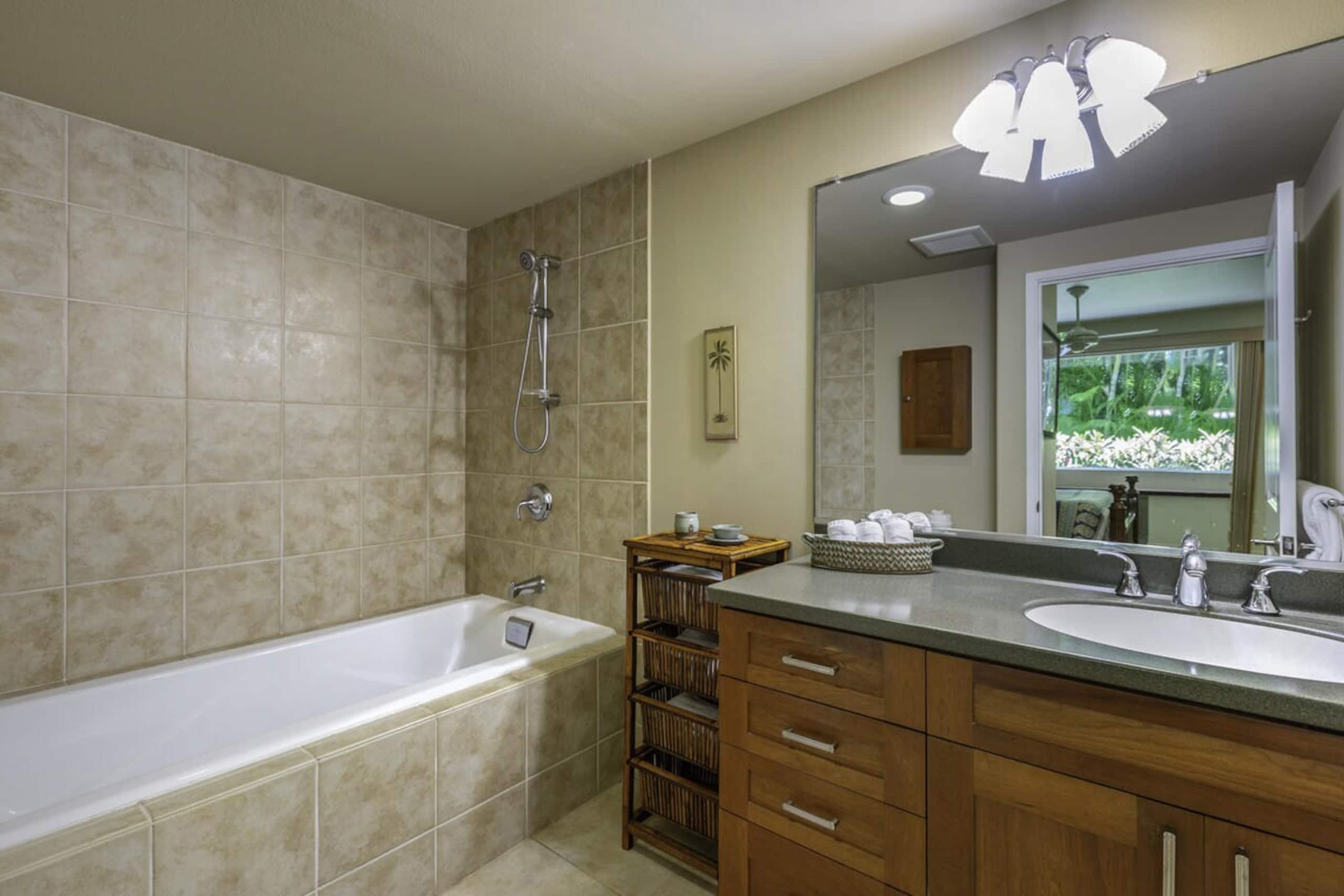 Enjoy Amazing Sunsets & Views of Ocean 1 BD Condo - Photo 8