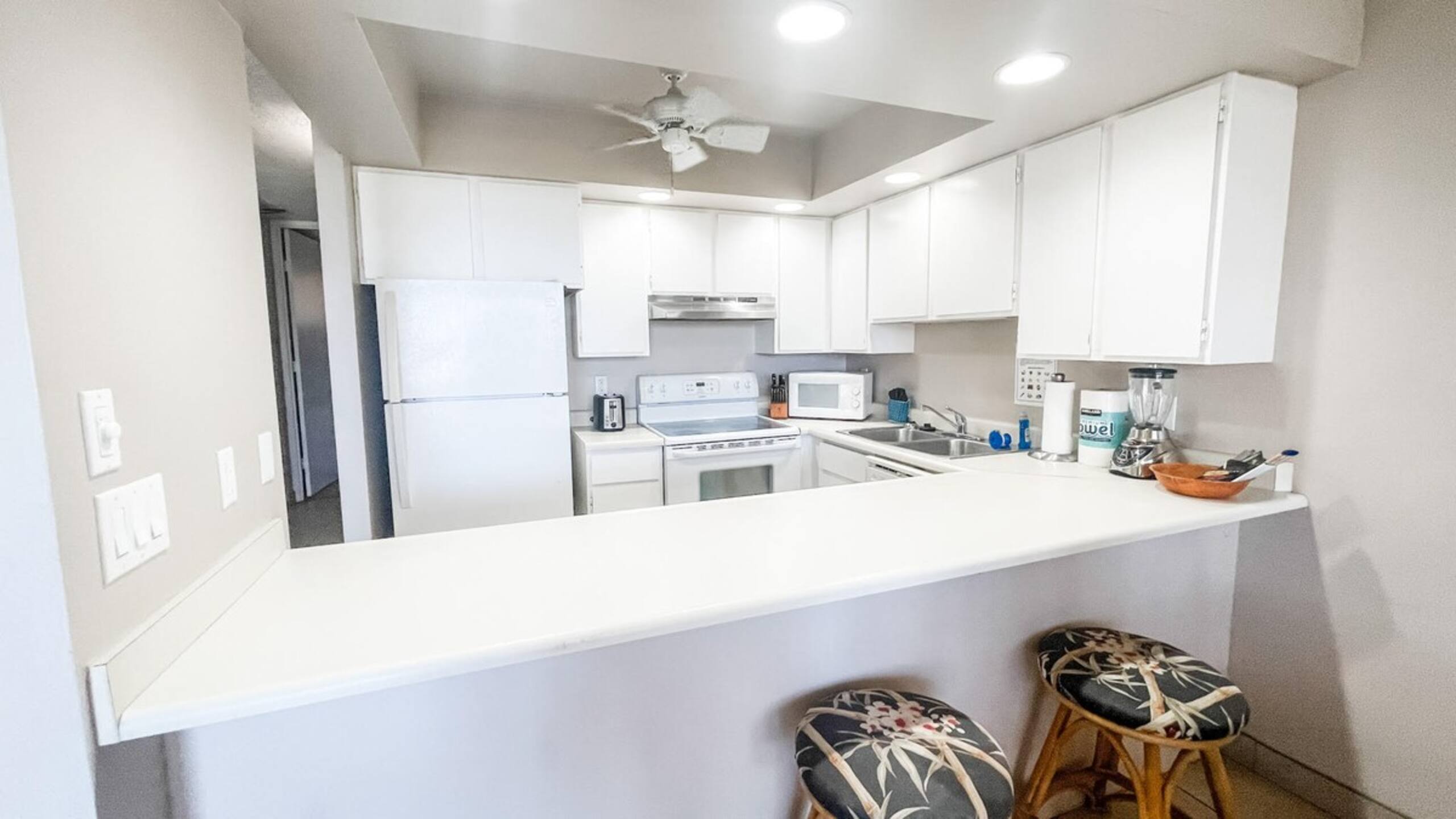 One Bd ocean view, Budget price, wifi, pool, A206 - Photo 1