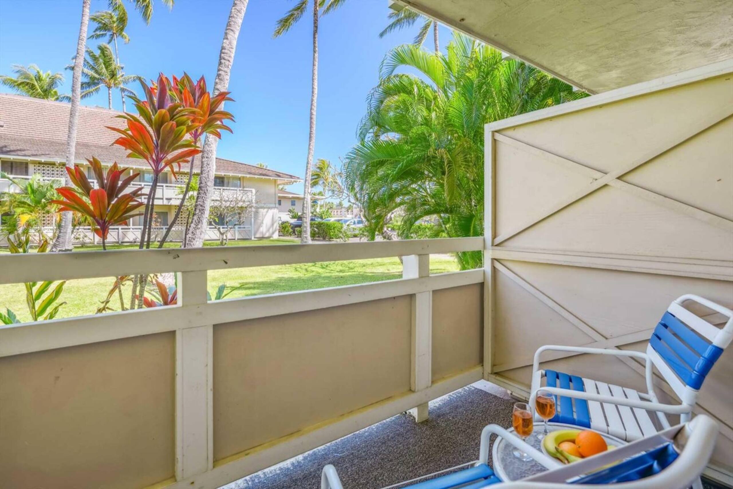 1 Bedroom Condo King Bed with Pool and jacuzzi - Photo 18