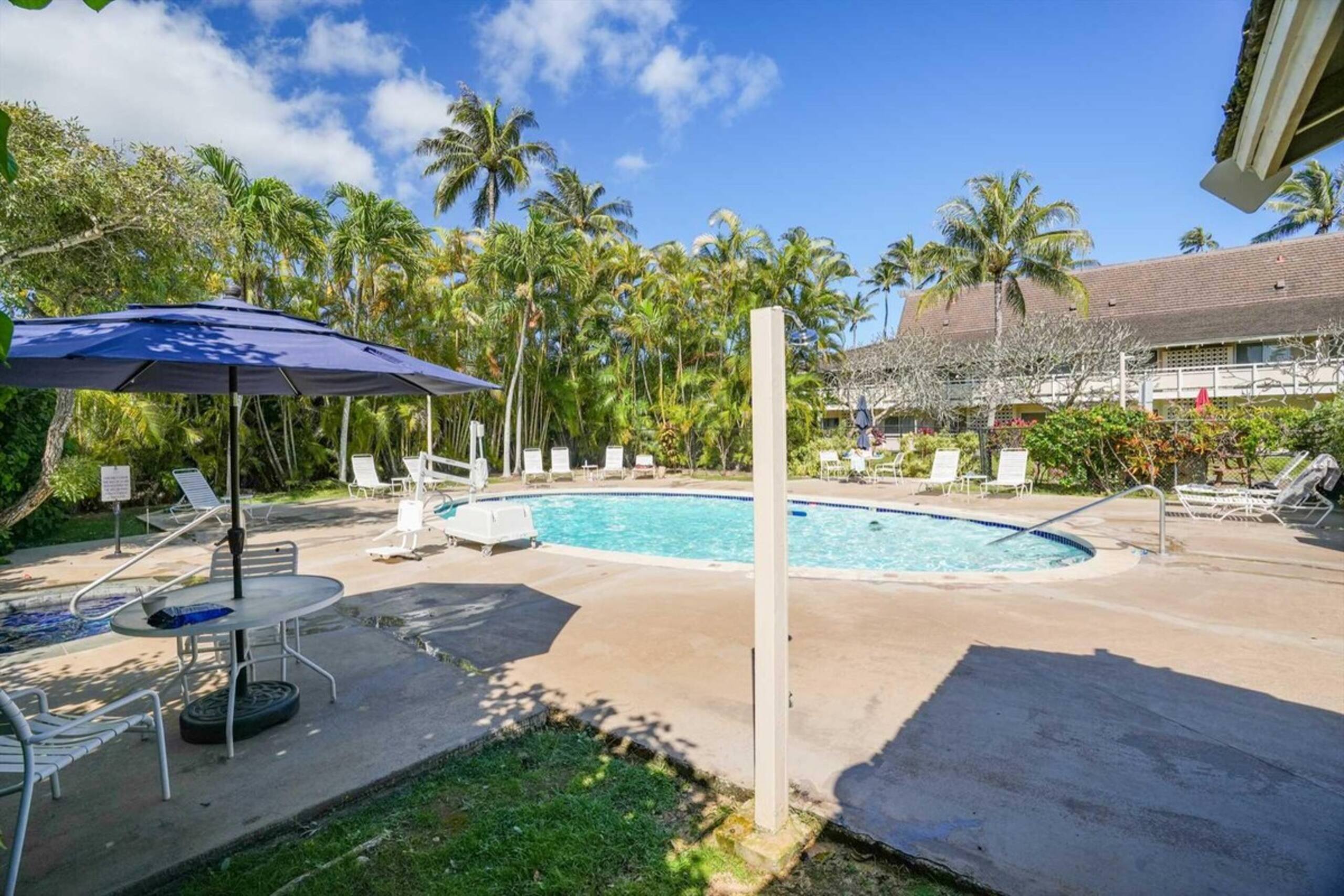 1 Bedroom Condo King Bed with Pool and jacuzzi - Photo 25