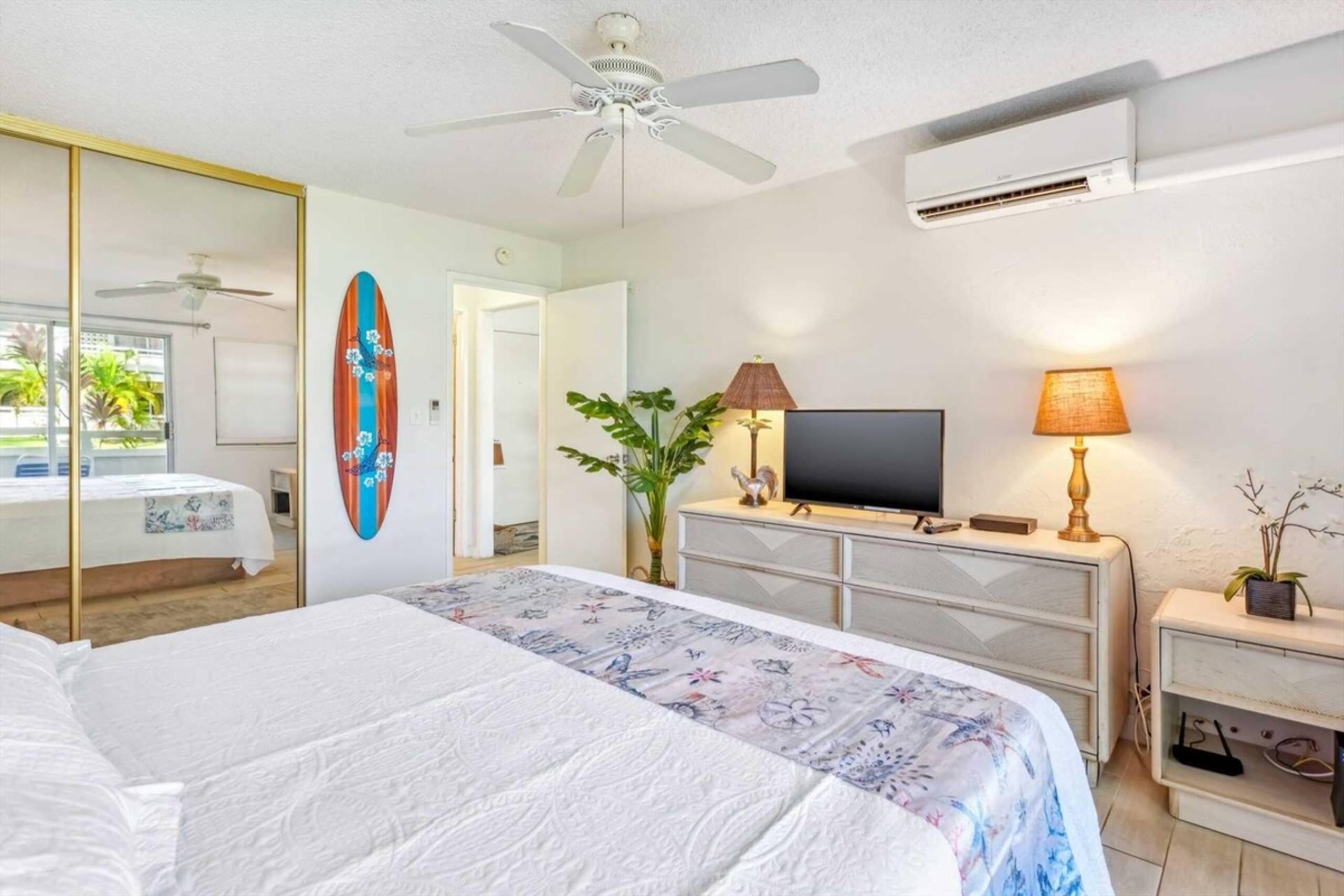 1 Bedroom Condo King Bed with Pool and jacuzzi - Photo 3