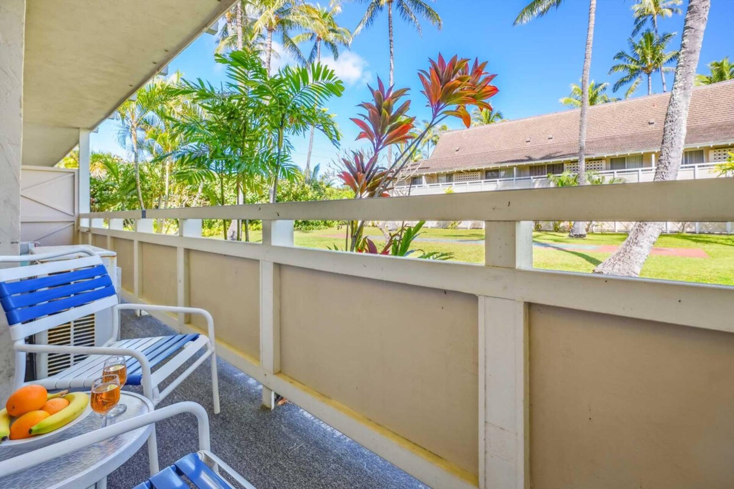 1 Bedroom Condo King Bed with Pool and jacuzzi - Photo 19