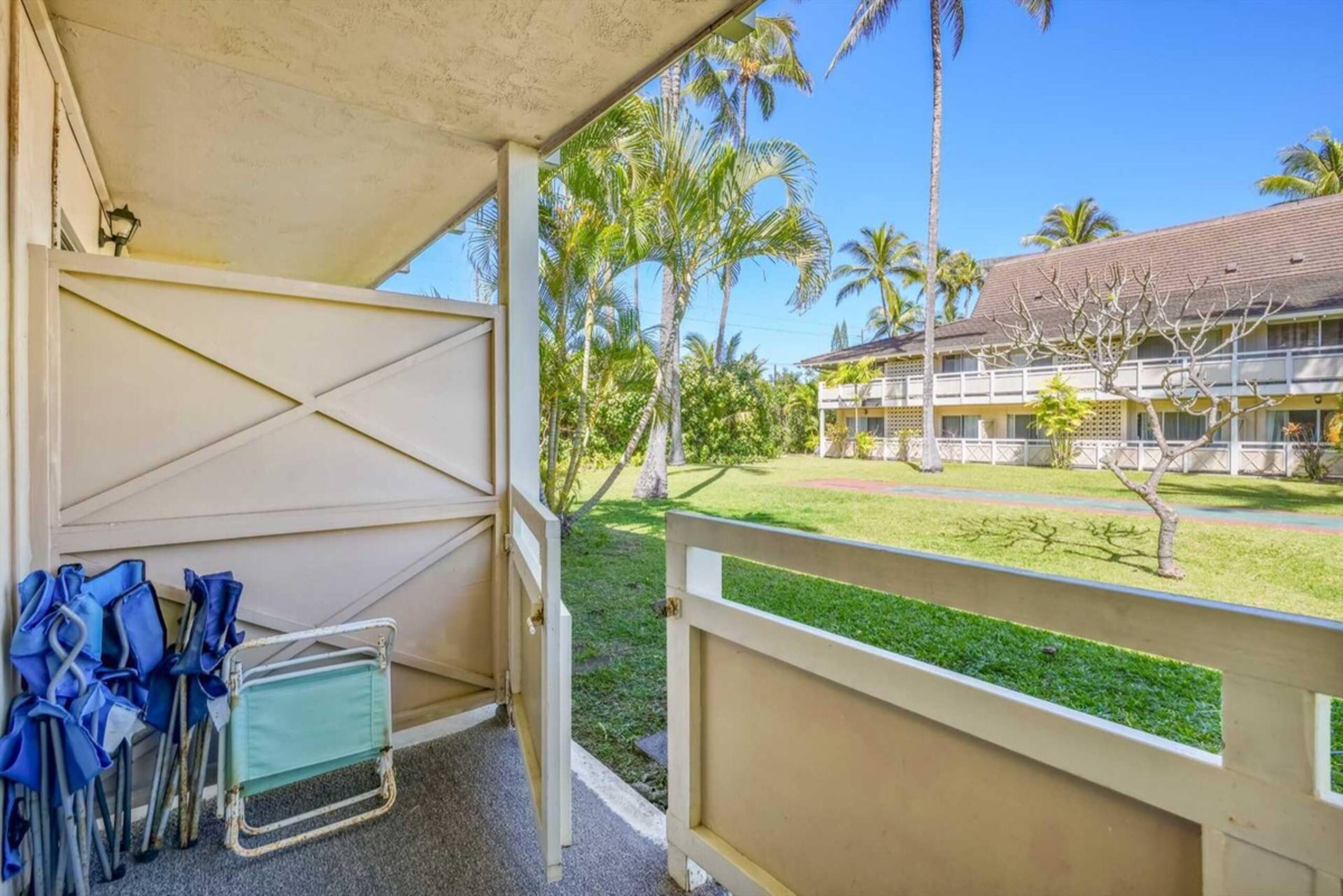 1 Bedroom Condo King Bed with Pool and jacuzzi - Photo 20