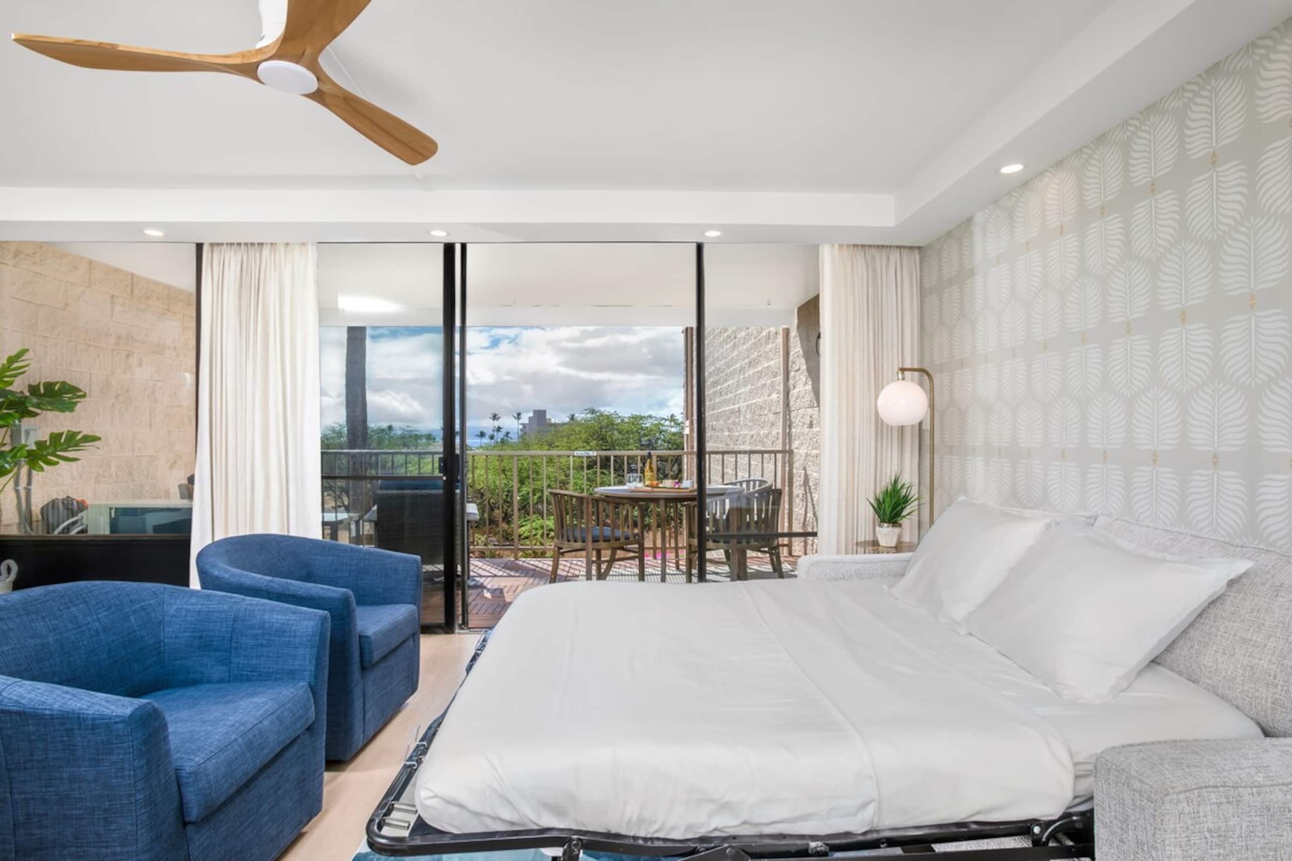 Elegant retreat w/ private lanai & hot tub - Photo 1