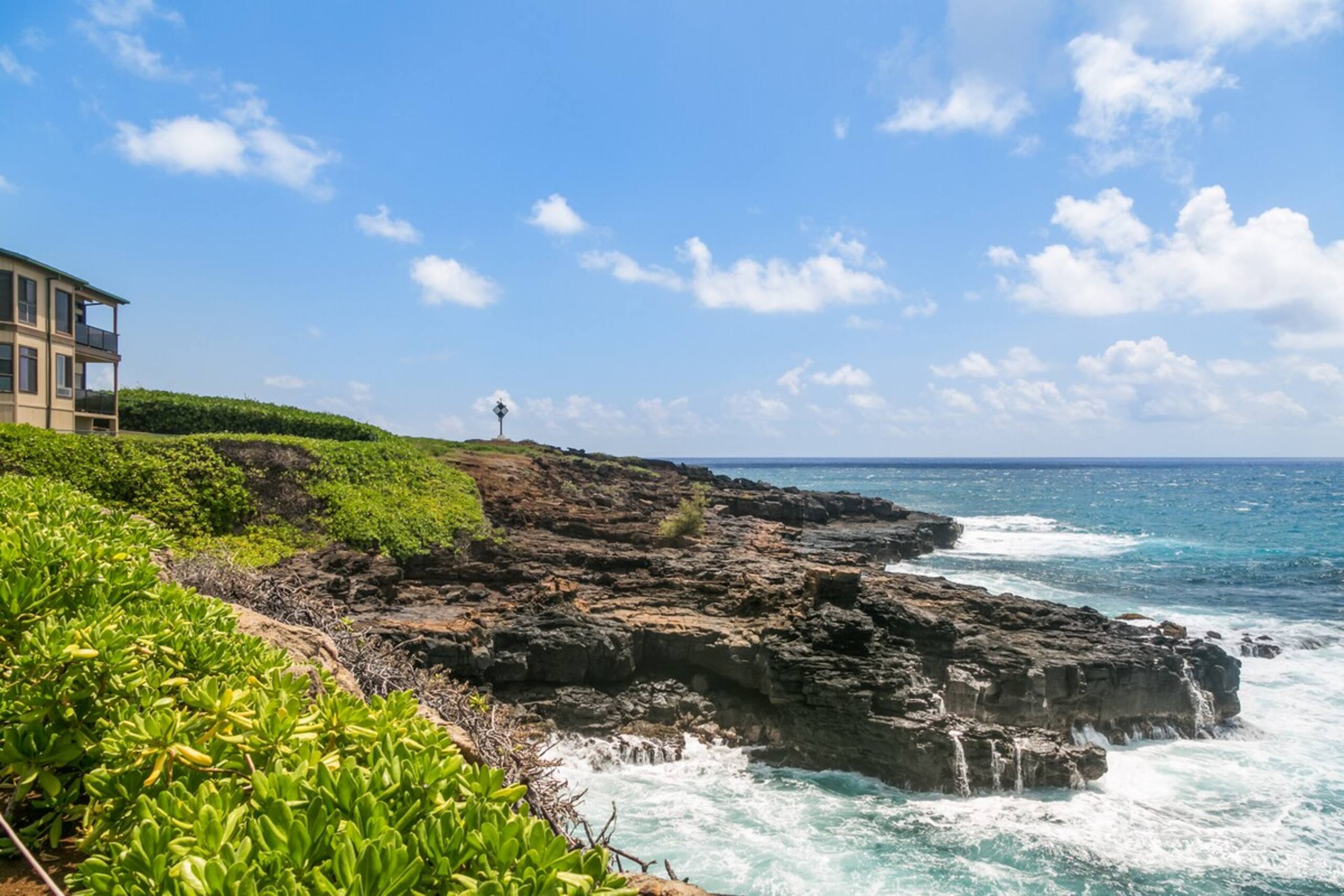Renovated 2br Condo with Ocean Views - Photo 17