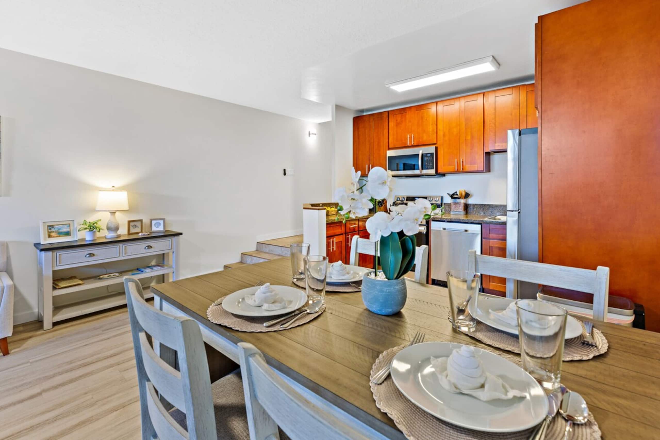Upgraded beachside condo with ground floor access - Photo 9