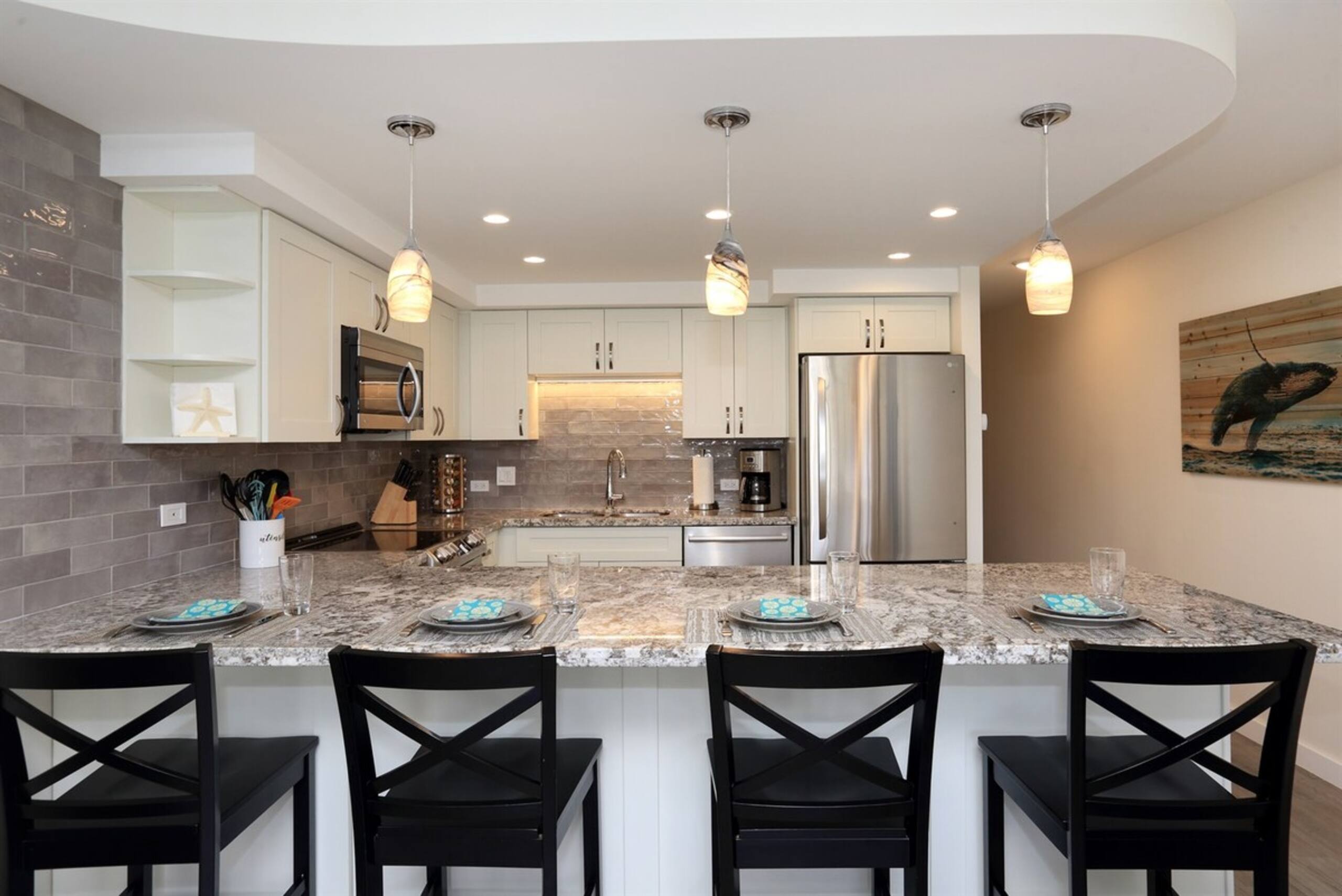 Oceanview, on-site pickle ball, meticulously clean - Photo 4