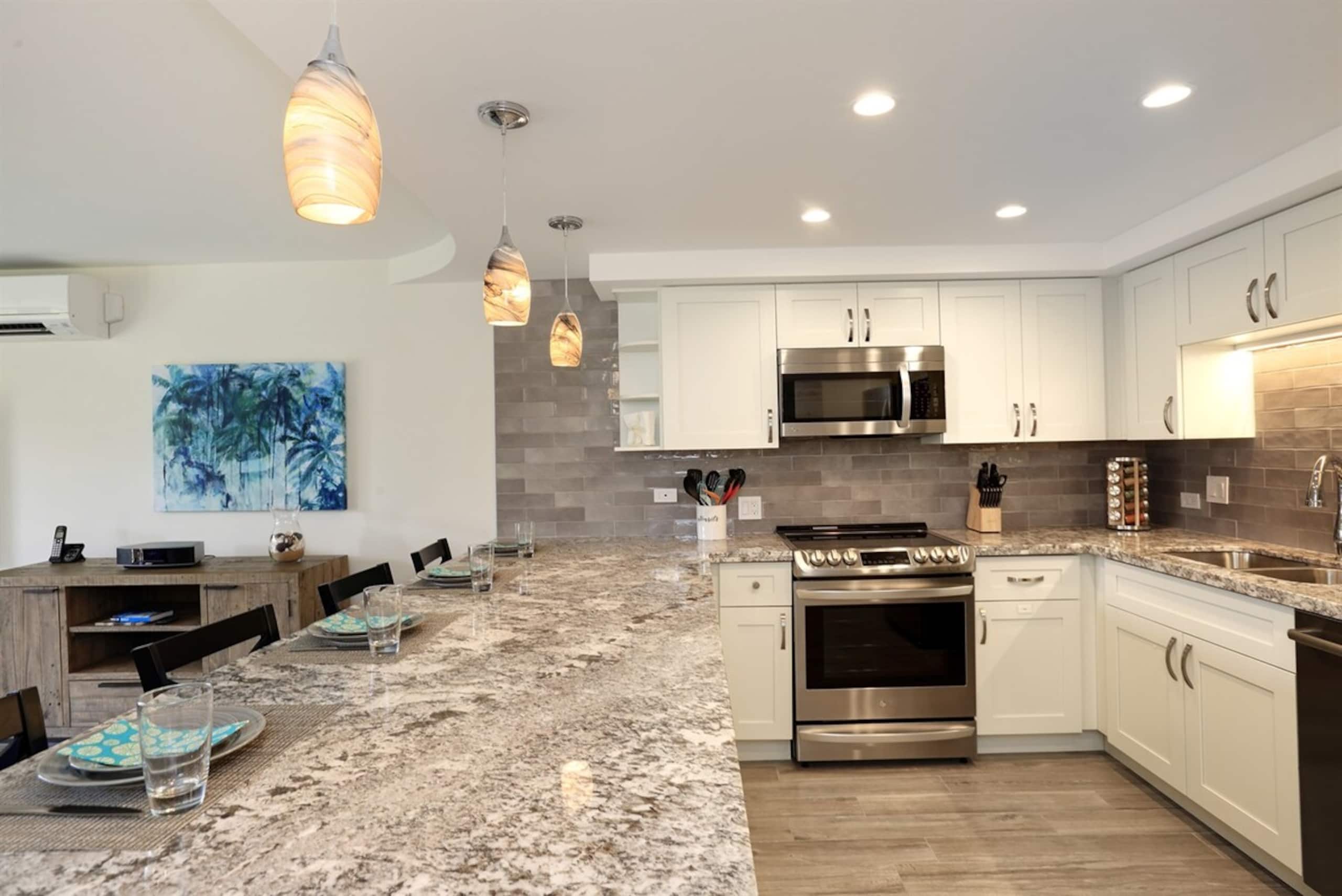 Oceanview, on-site pickle ball, meticulously clean - Photo 8
