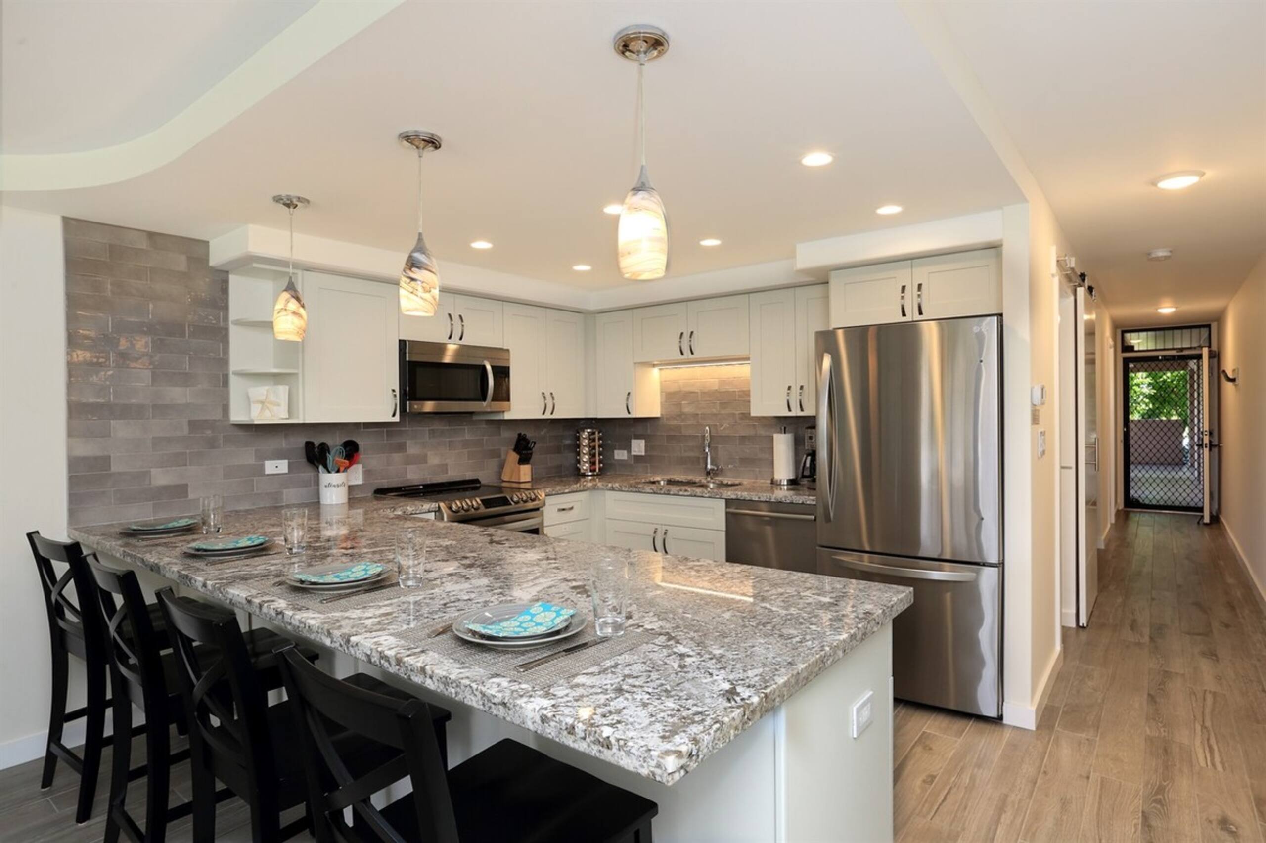 Oceanview, on-site pickle ball, meticulously clean - Photo 5