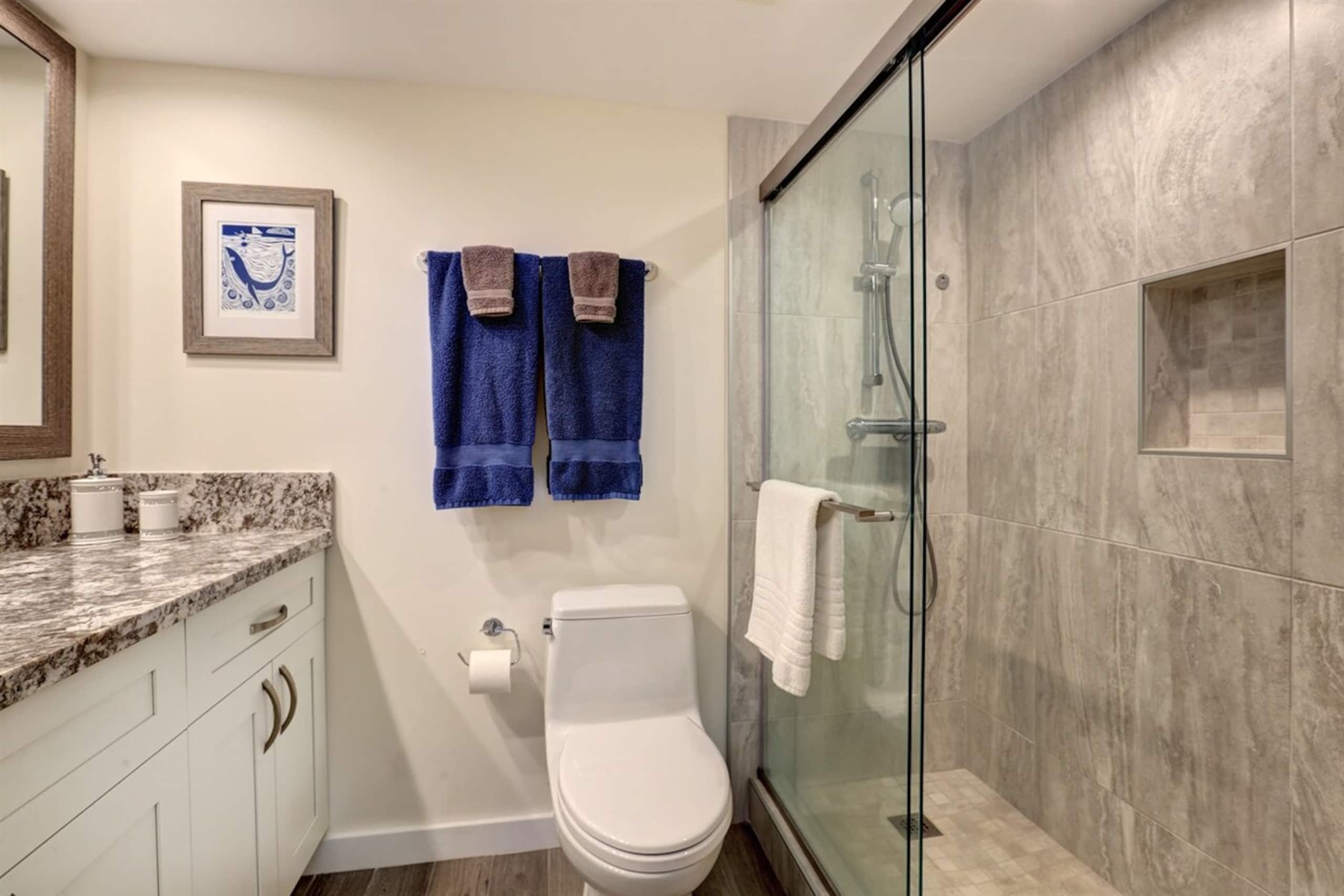 Oceanview, on-site pickle ball, meticulously clean - Photo 10