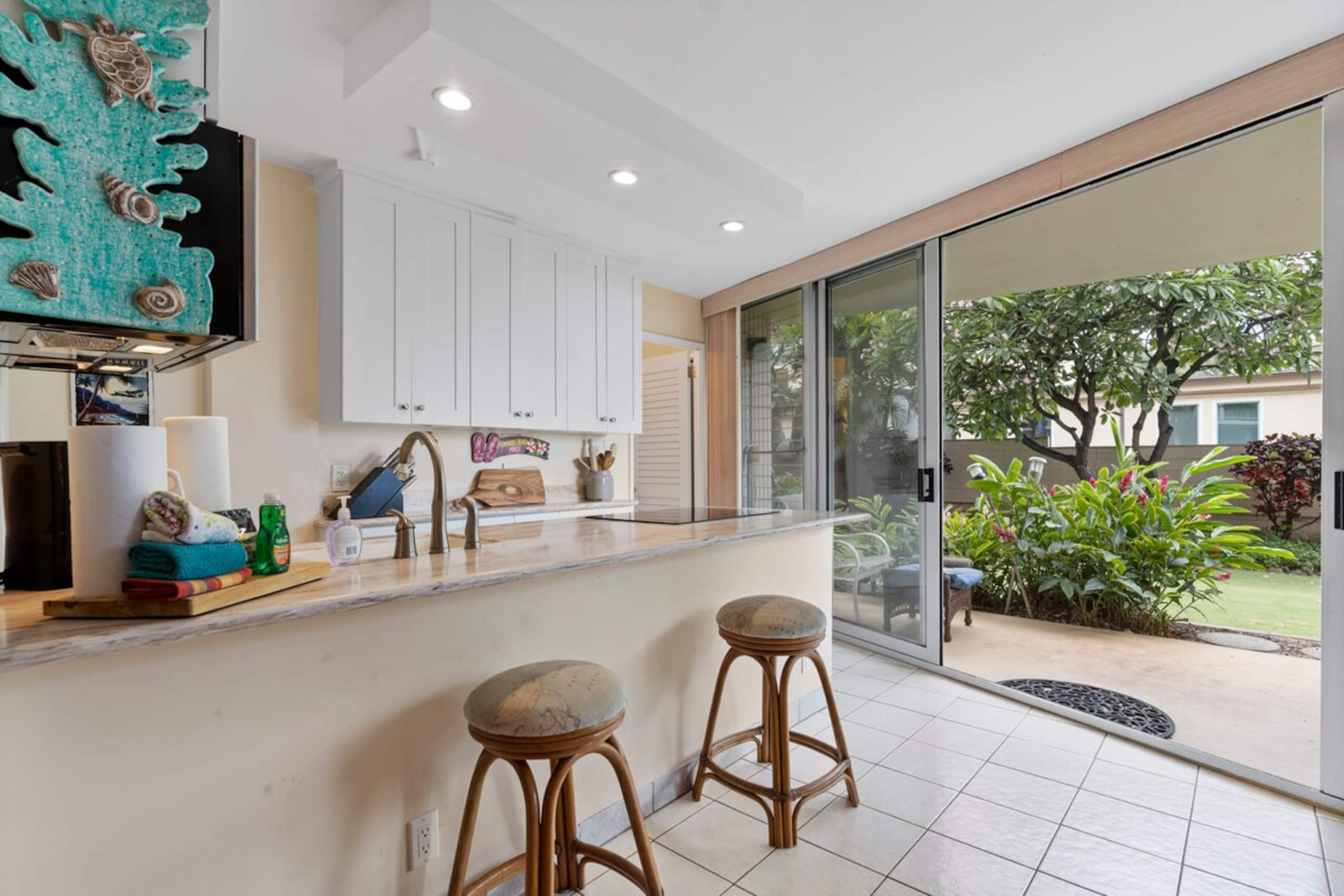 Beachfront 2BR Kihei condo w/ ocean views - Photo 13